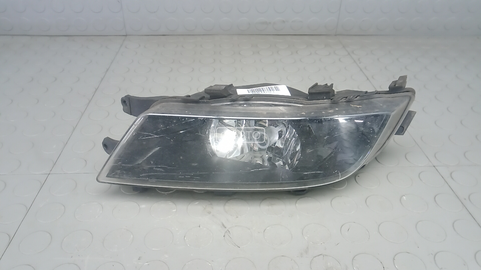 Фара галогенная правая передняя