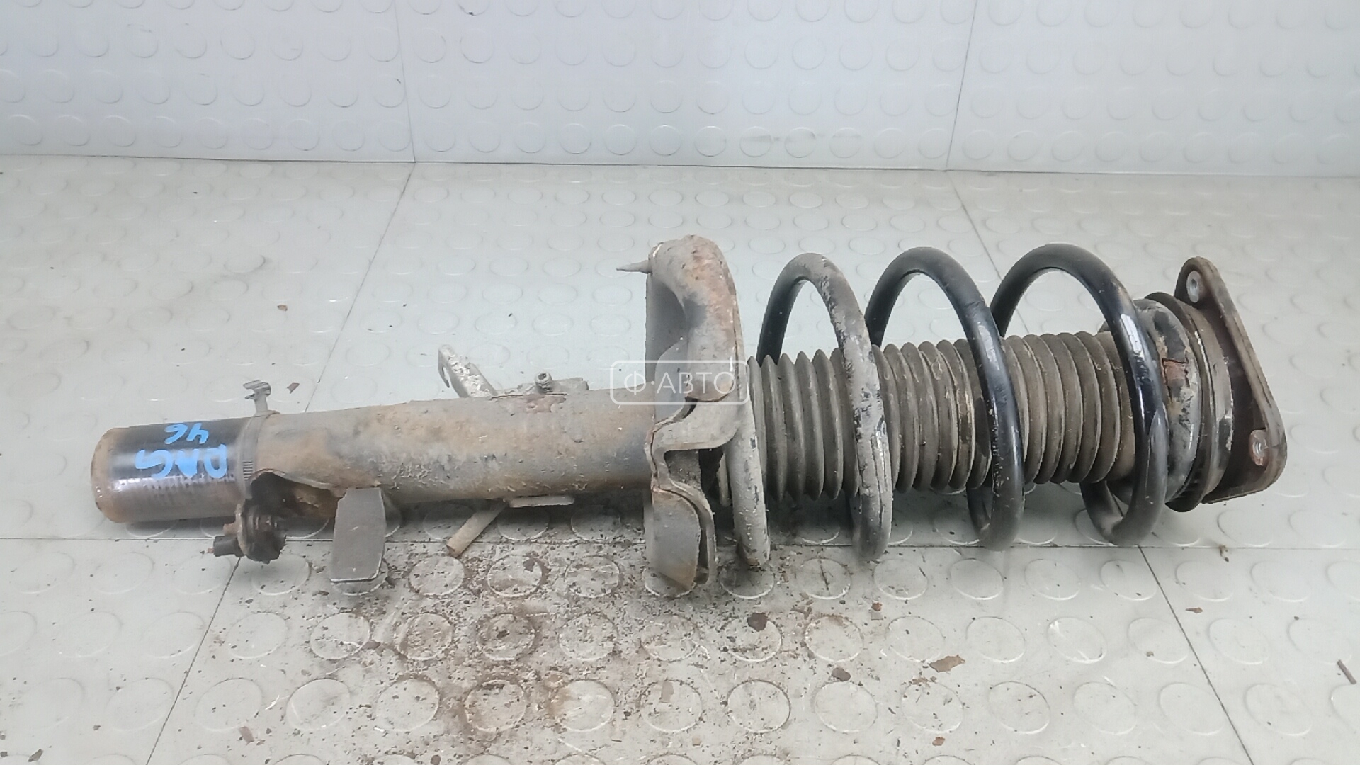 Стойка передняя правая