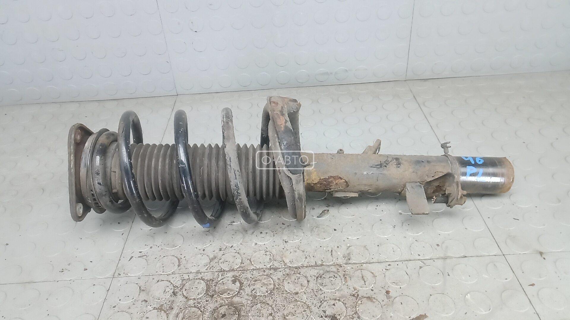 Стойка передняя левая