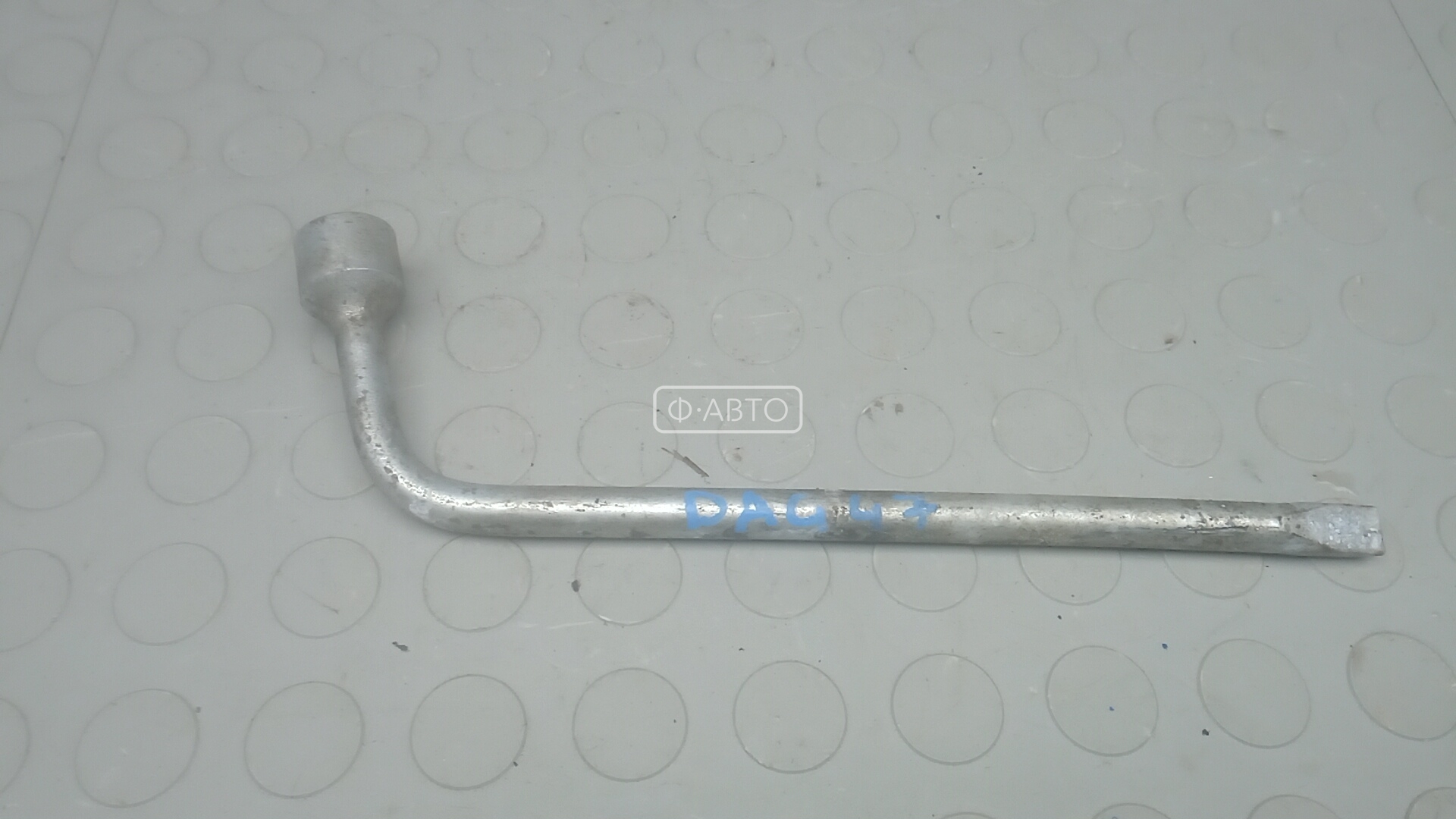 Ключ колесный