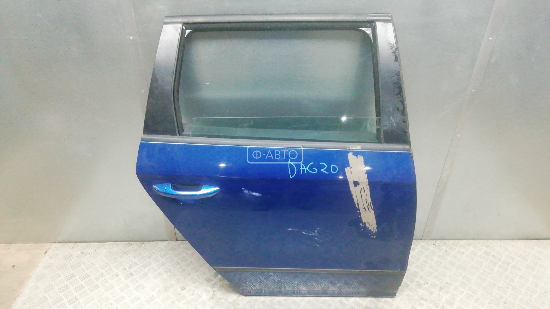 Дверь задняя правая