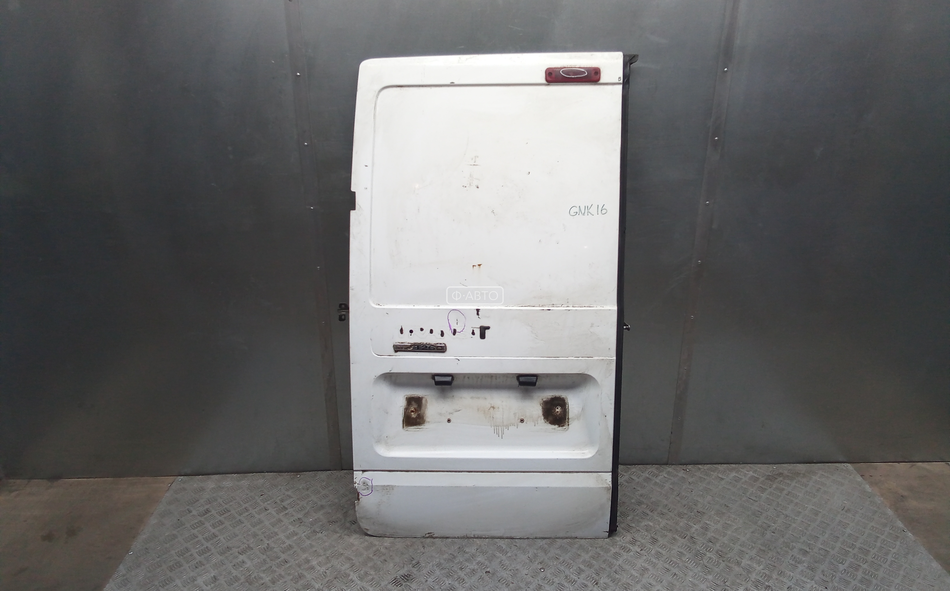 Дверь распашная левая