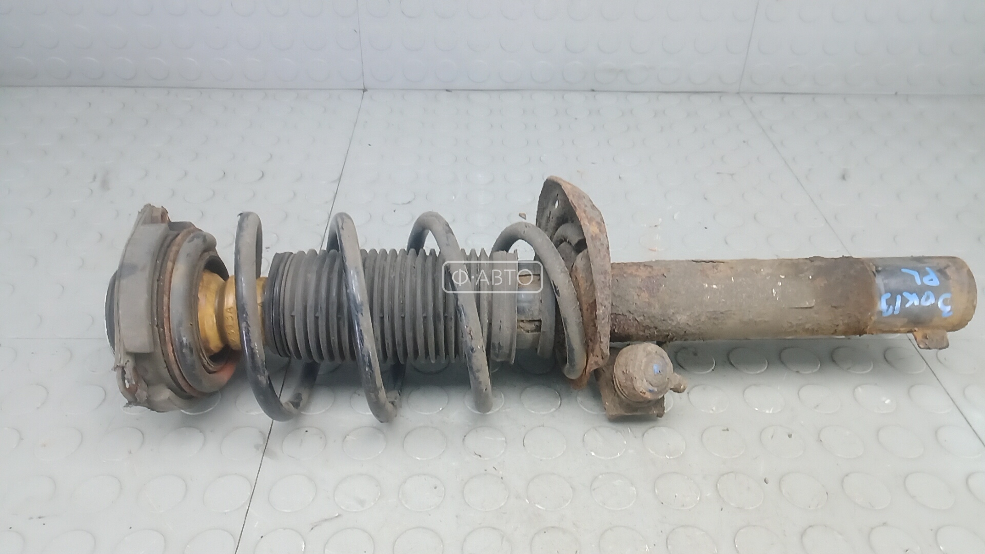 Стойка передняя левая