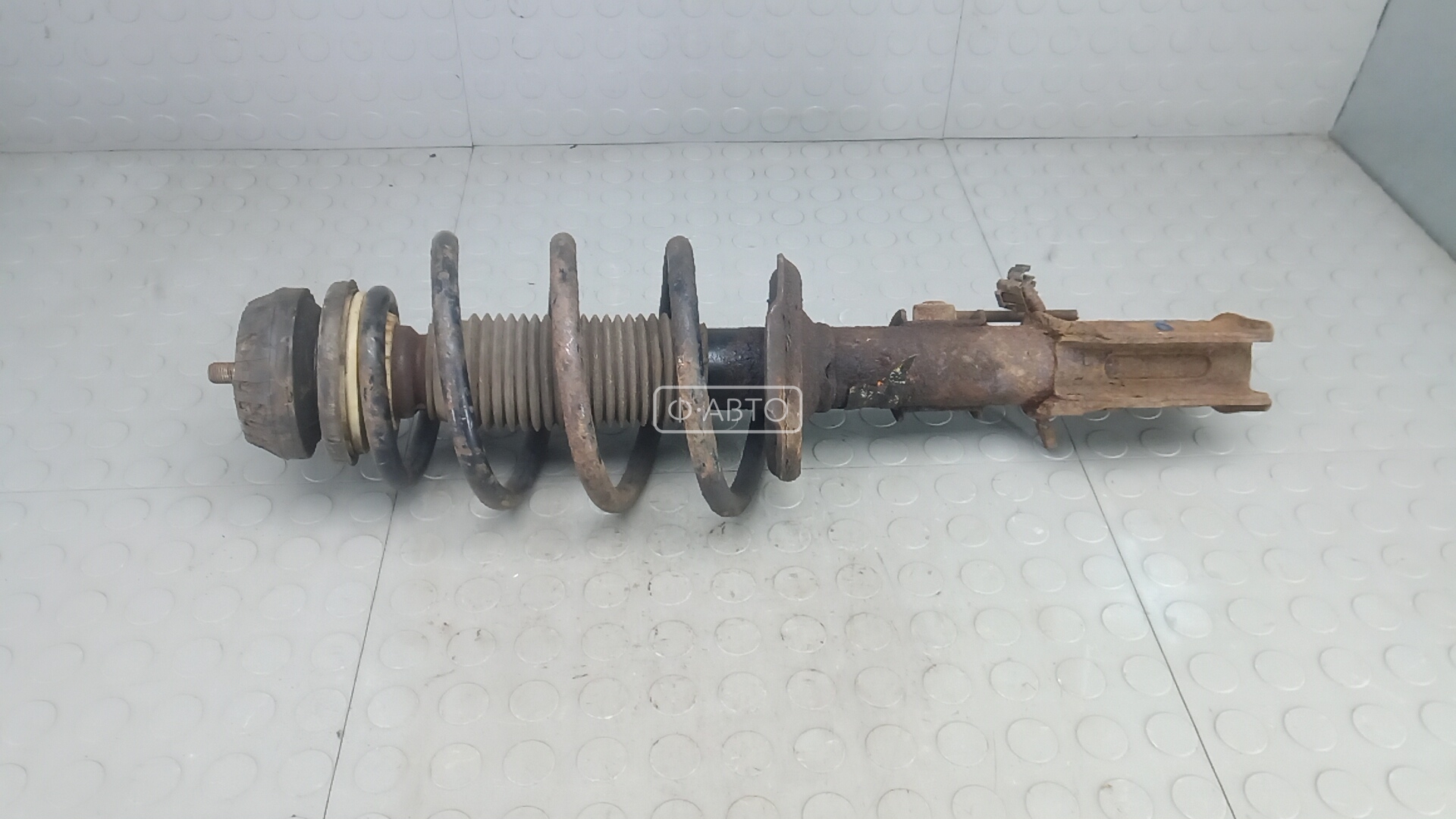 Стойка передняя левая