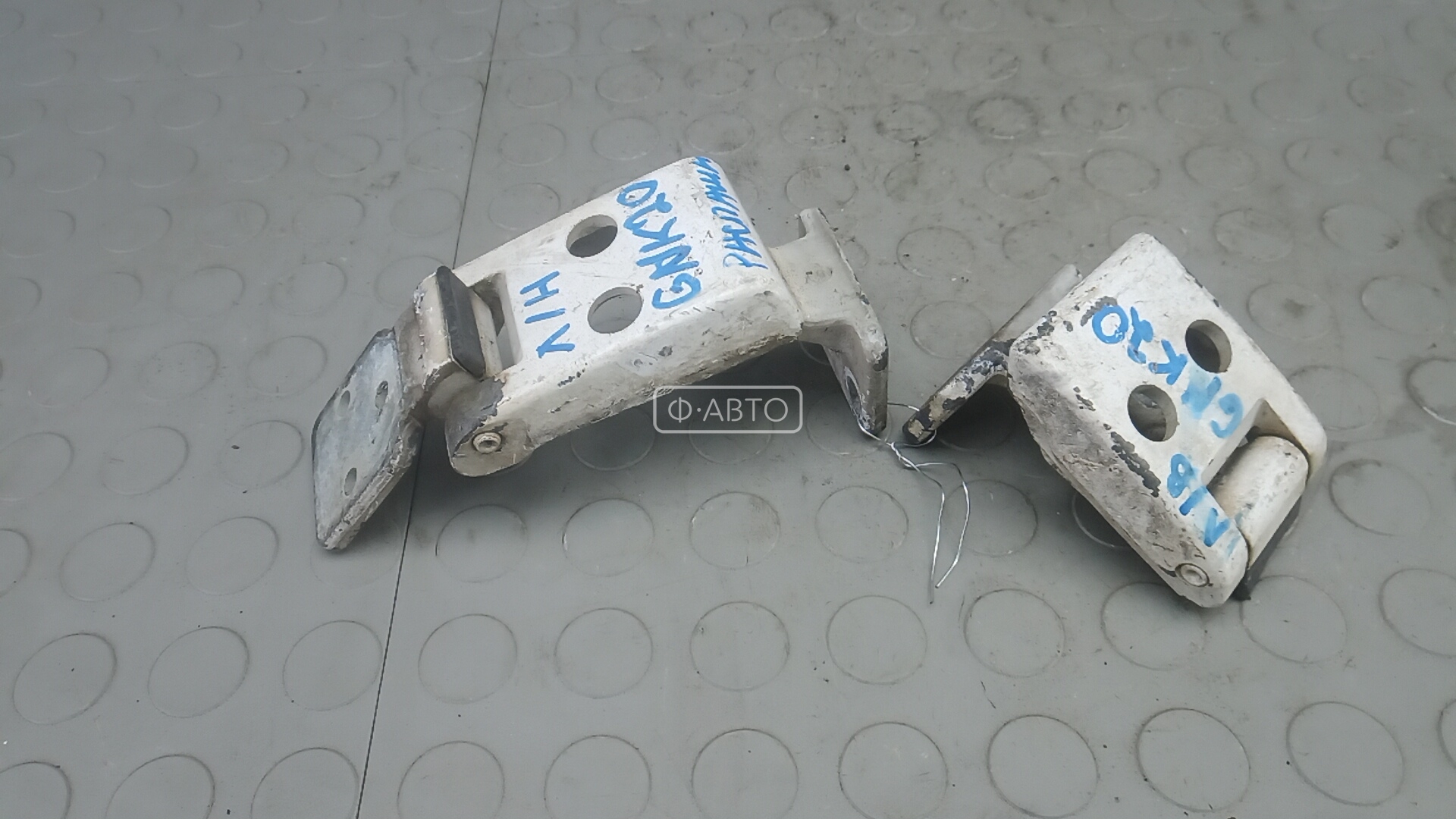 Петля двери распашной левой