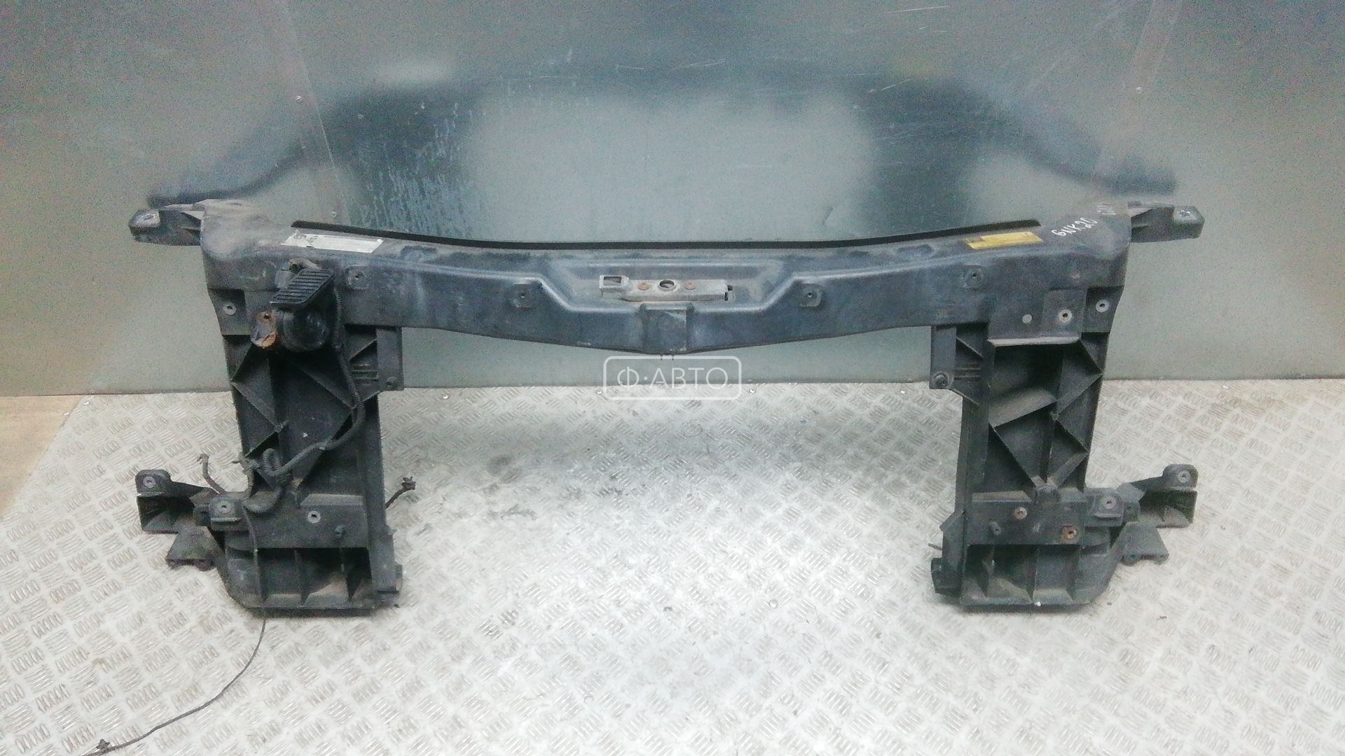 Передняя панель крепления облицовки (телевизор)