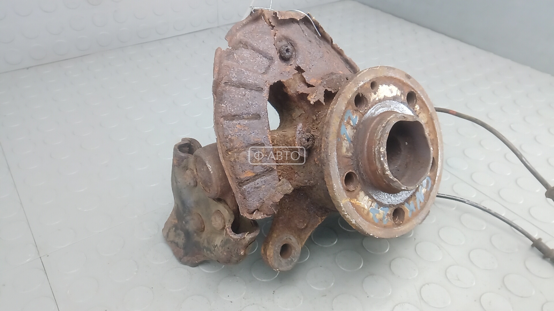 Ступица передняя левая