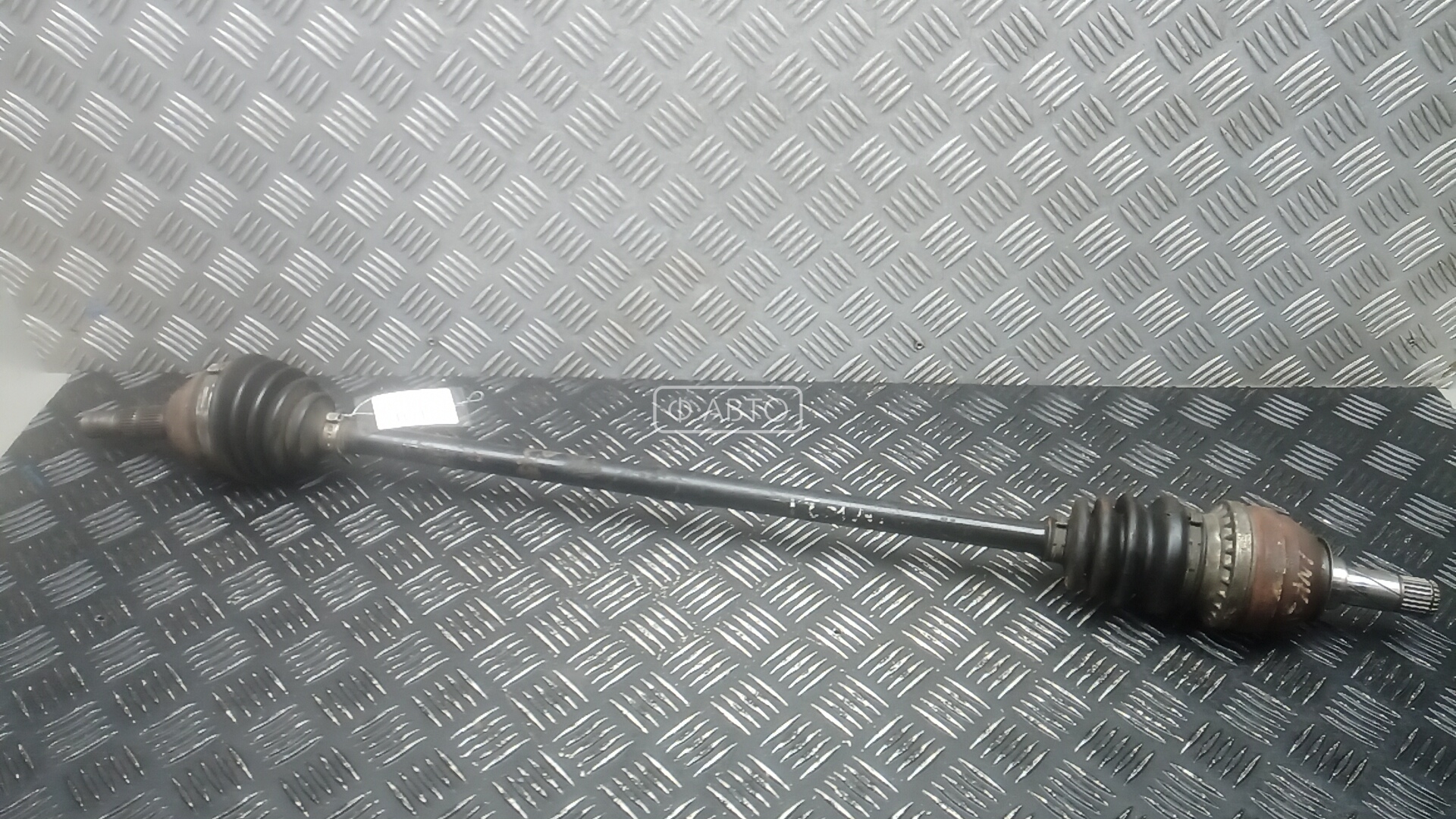 Привод передний правый