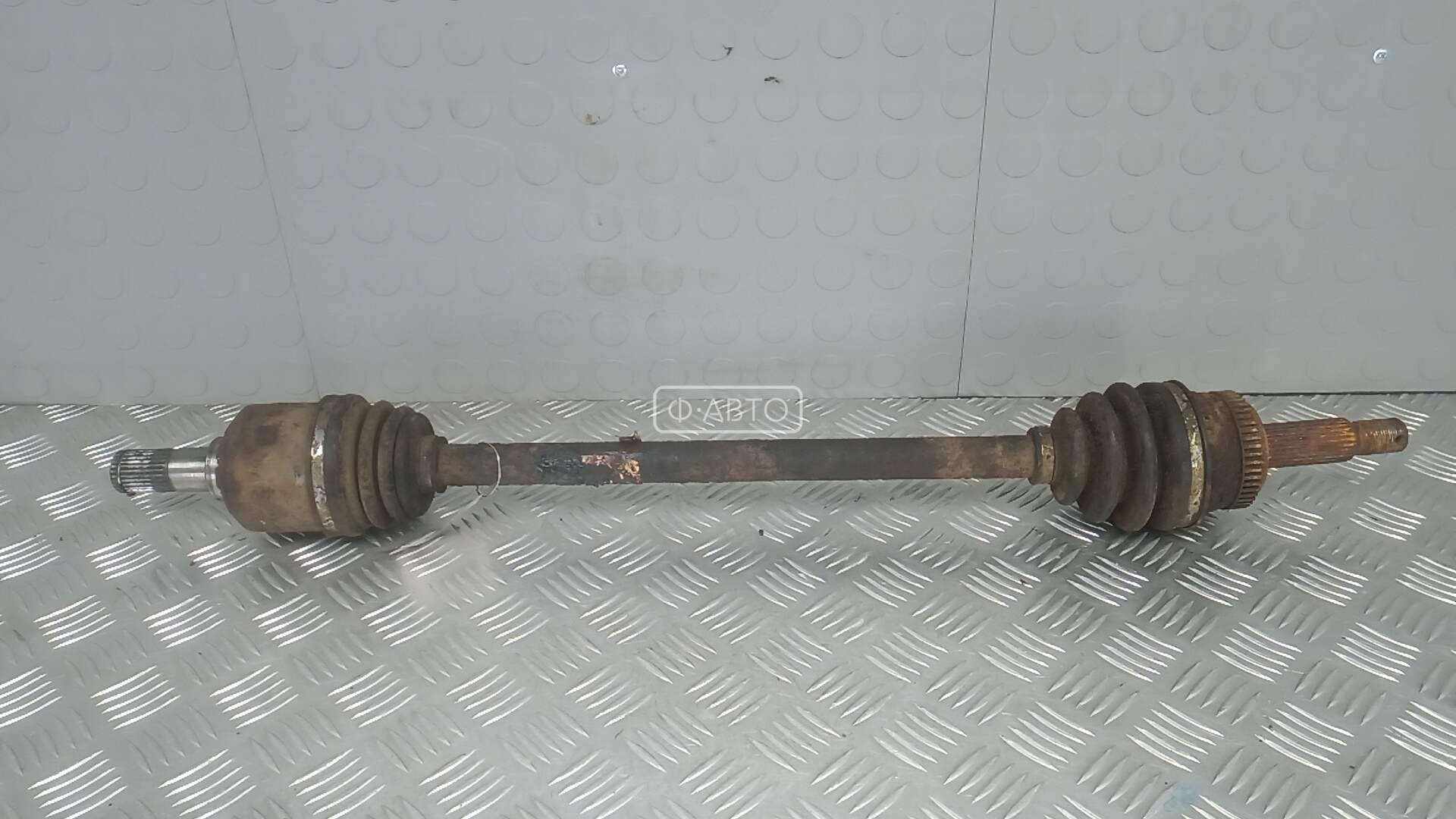 Привод передний правый