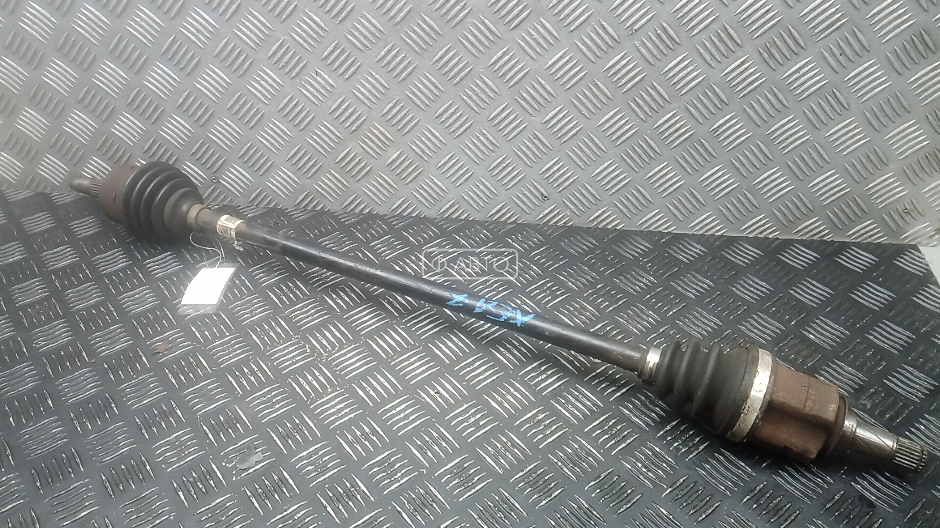 Привод передний правый