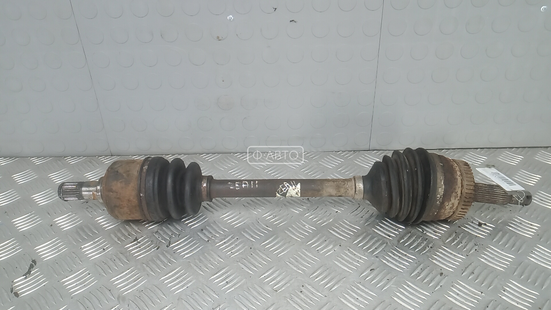 Привод передний левый