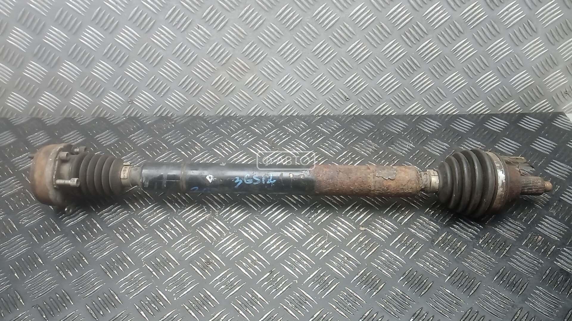 Привод передний правый