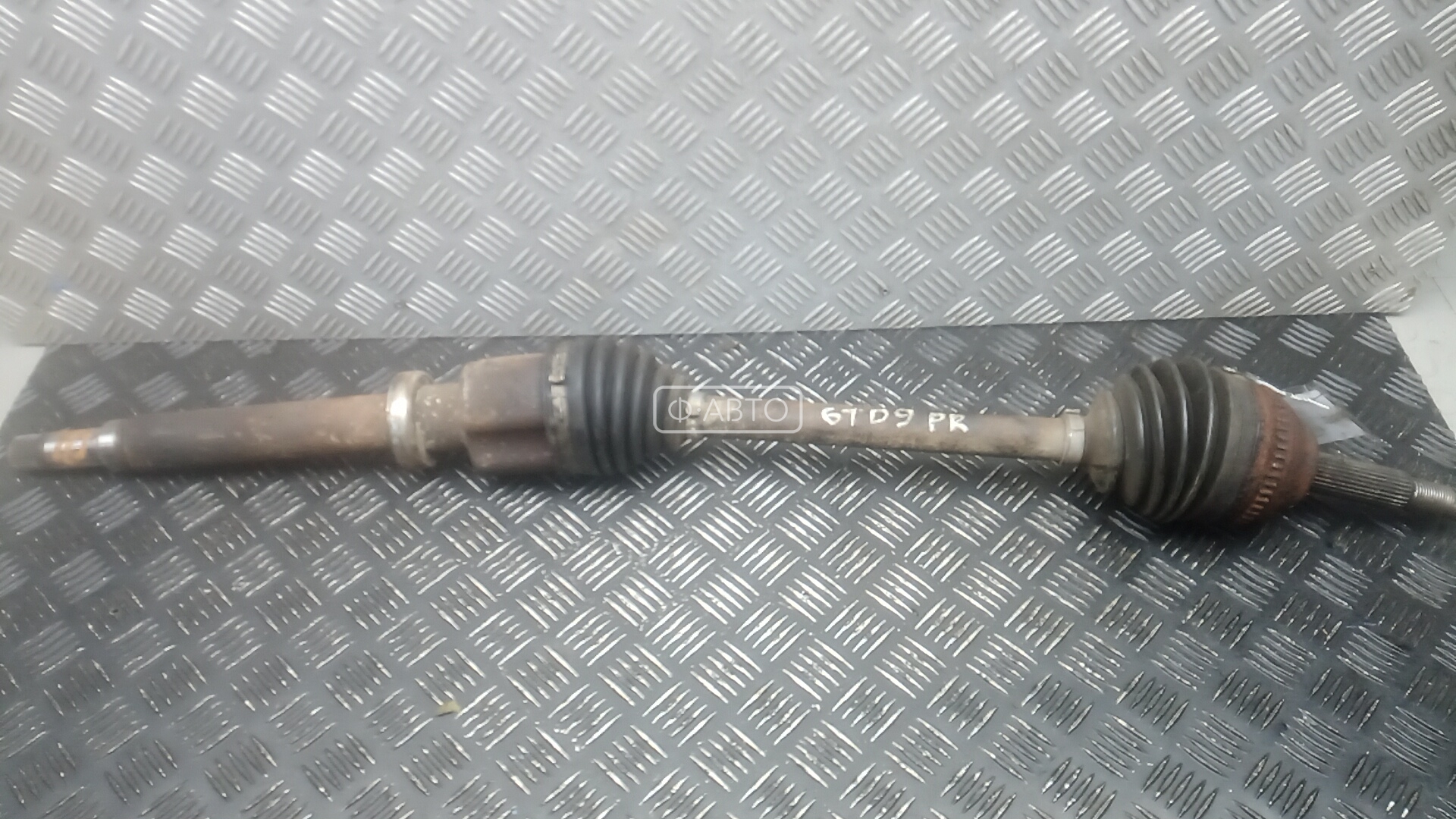 Привод передний правый