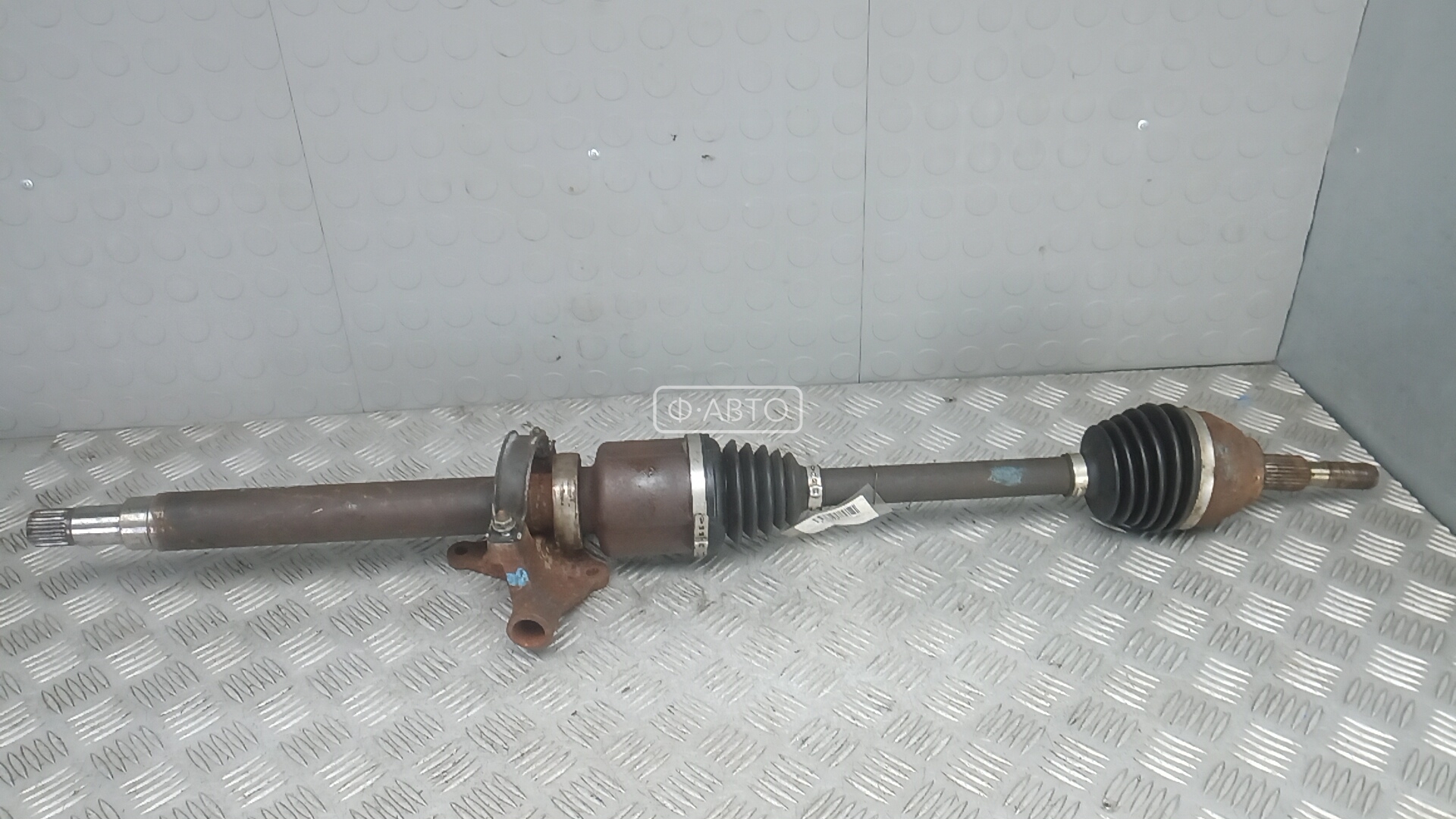 Привод передний правый