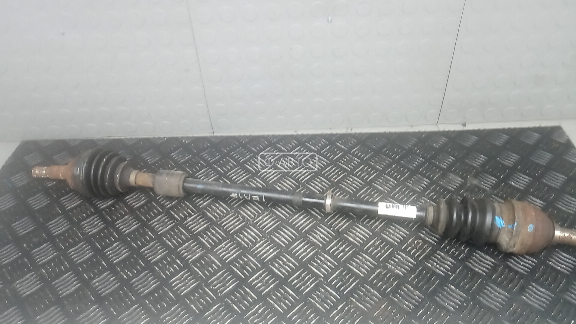 Привод передний правый