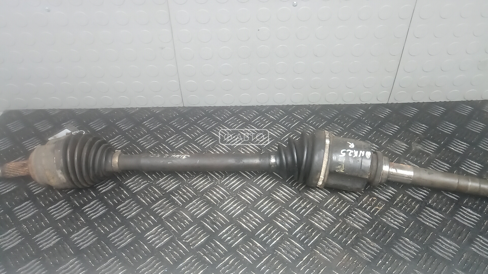 Привод передний правый