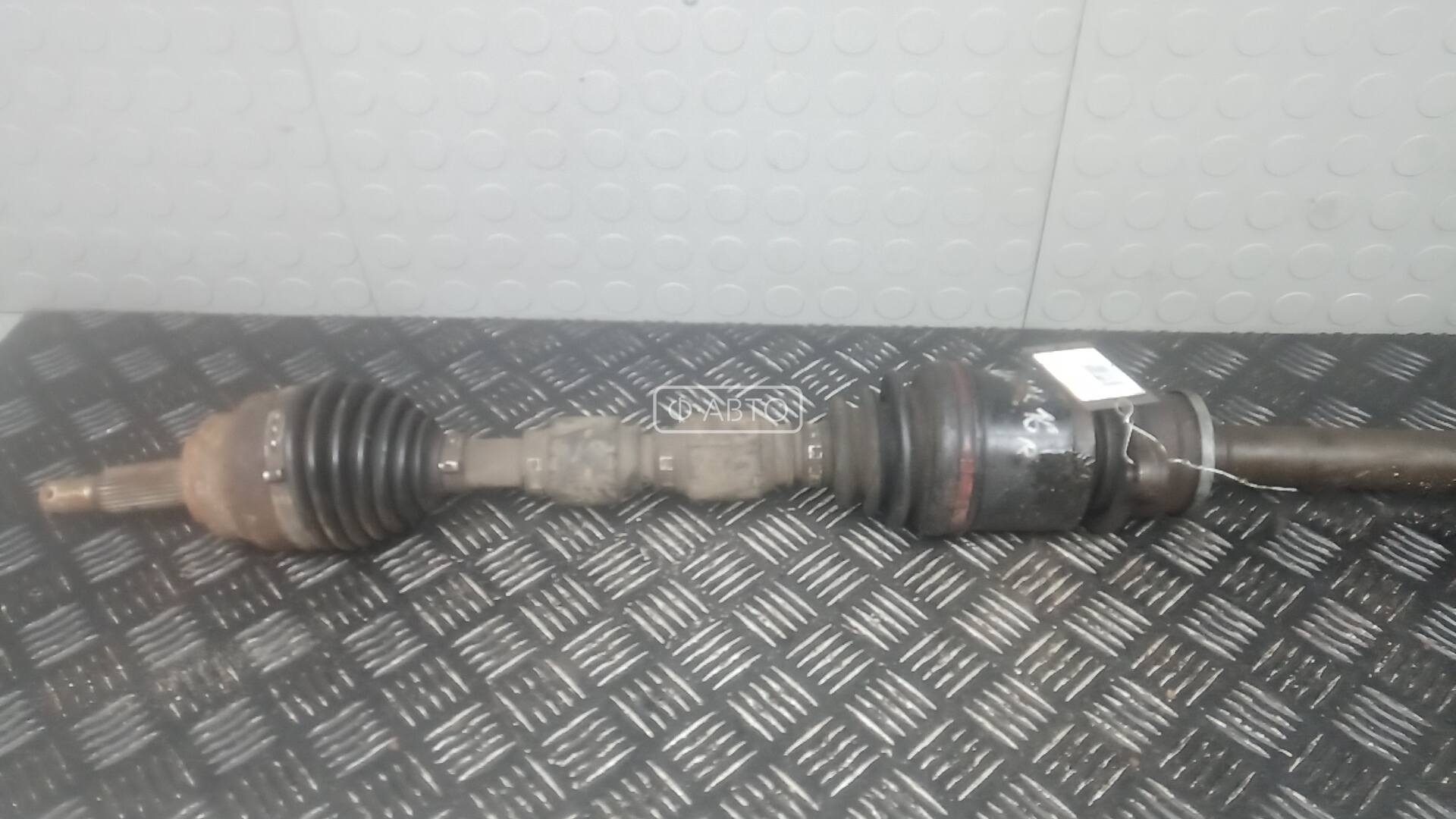 Привод передний правый