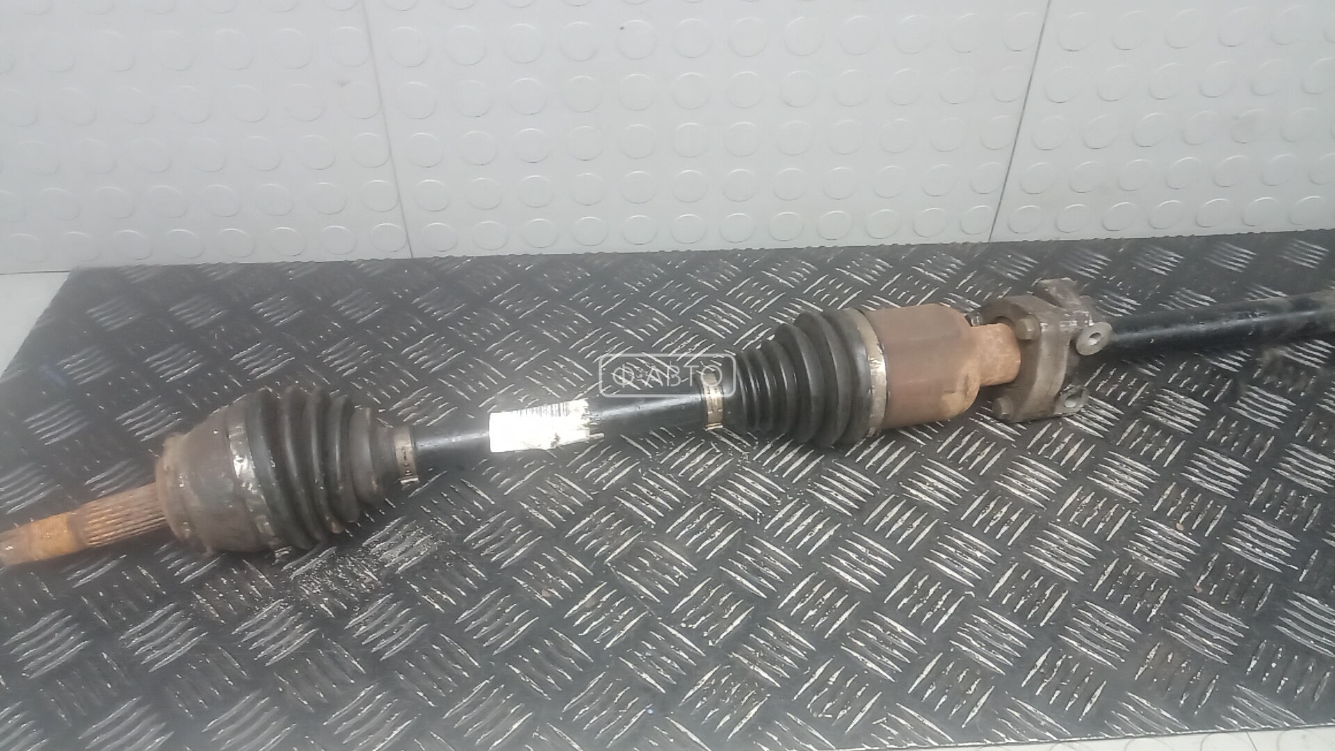 Привод передний правый