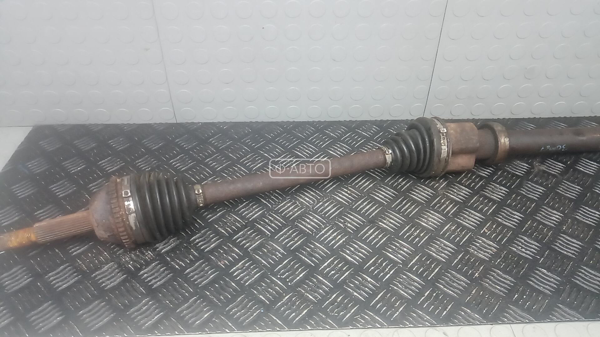 Привод передний правый