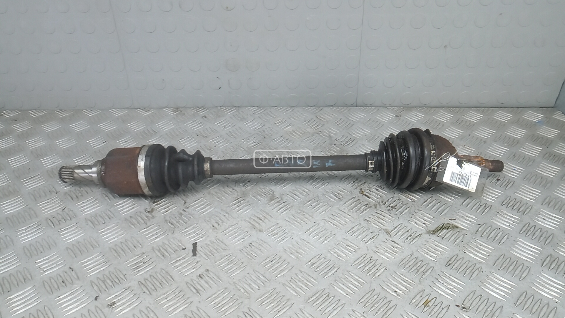 Привод передний левый