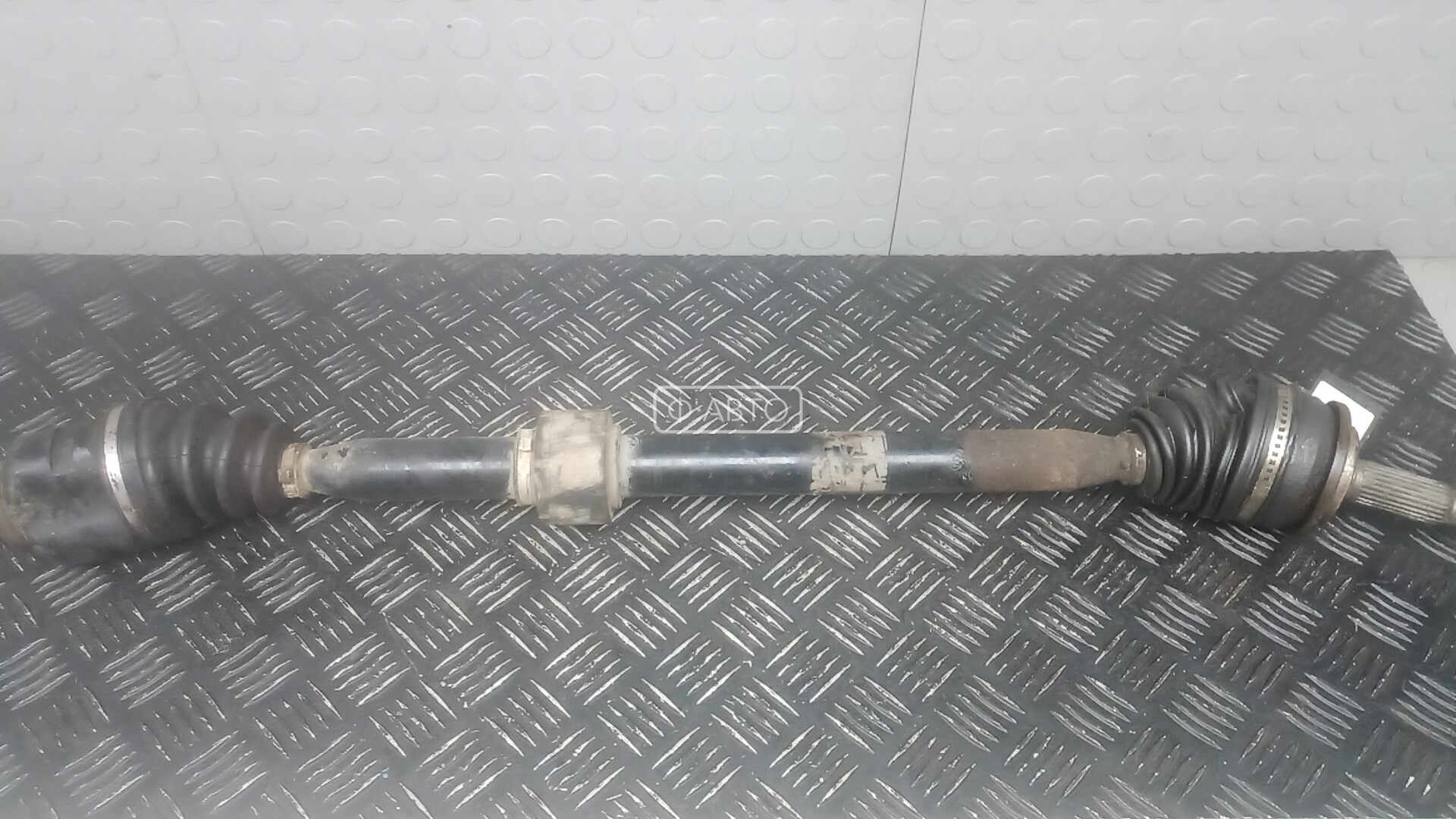 Привод передний правый