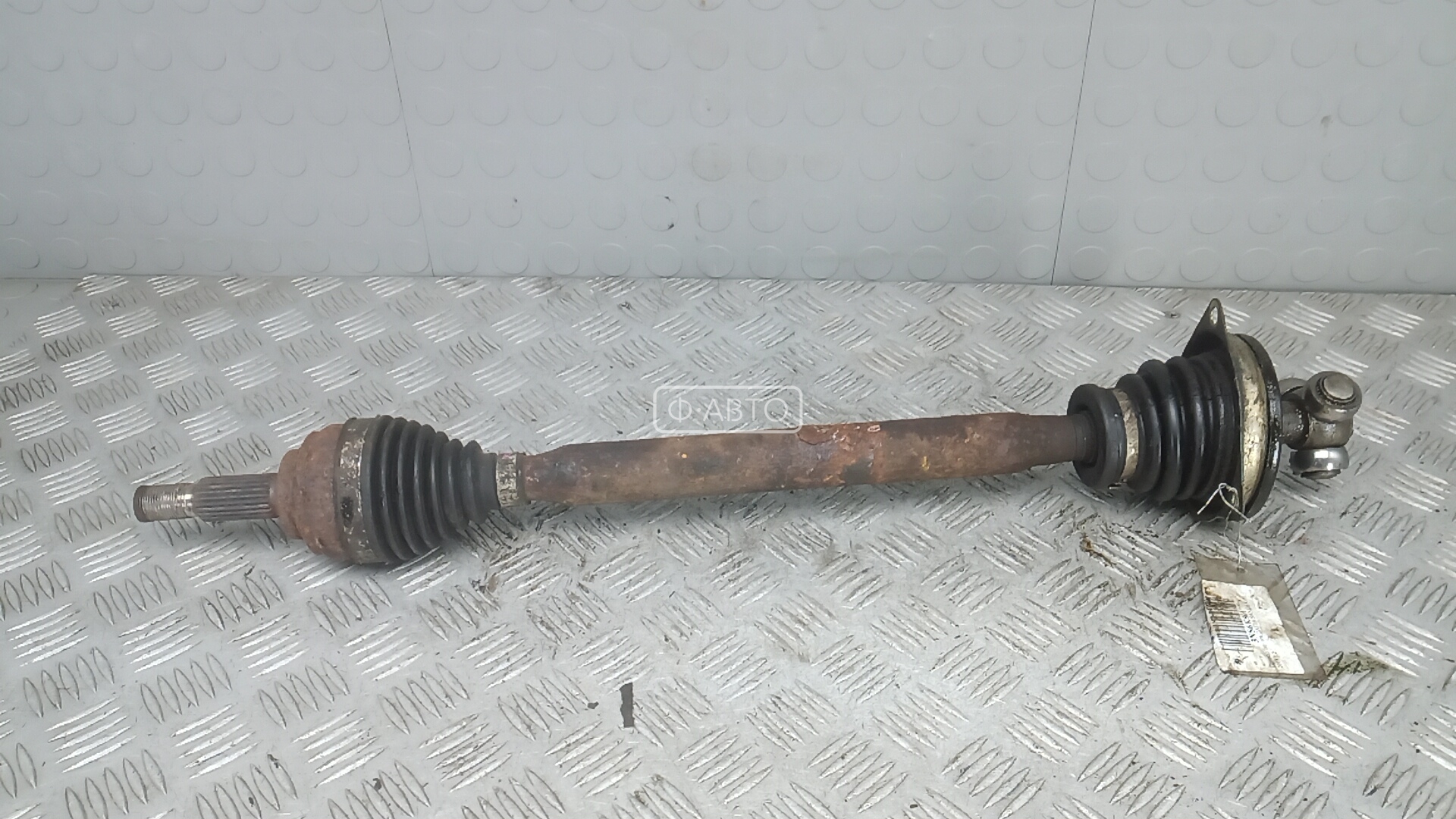 Привод передний левый