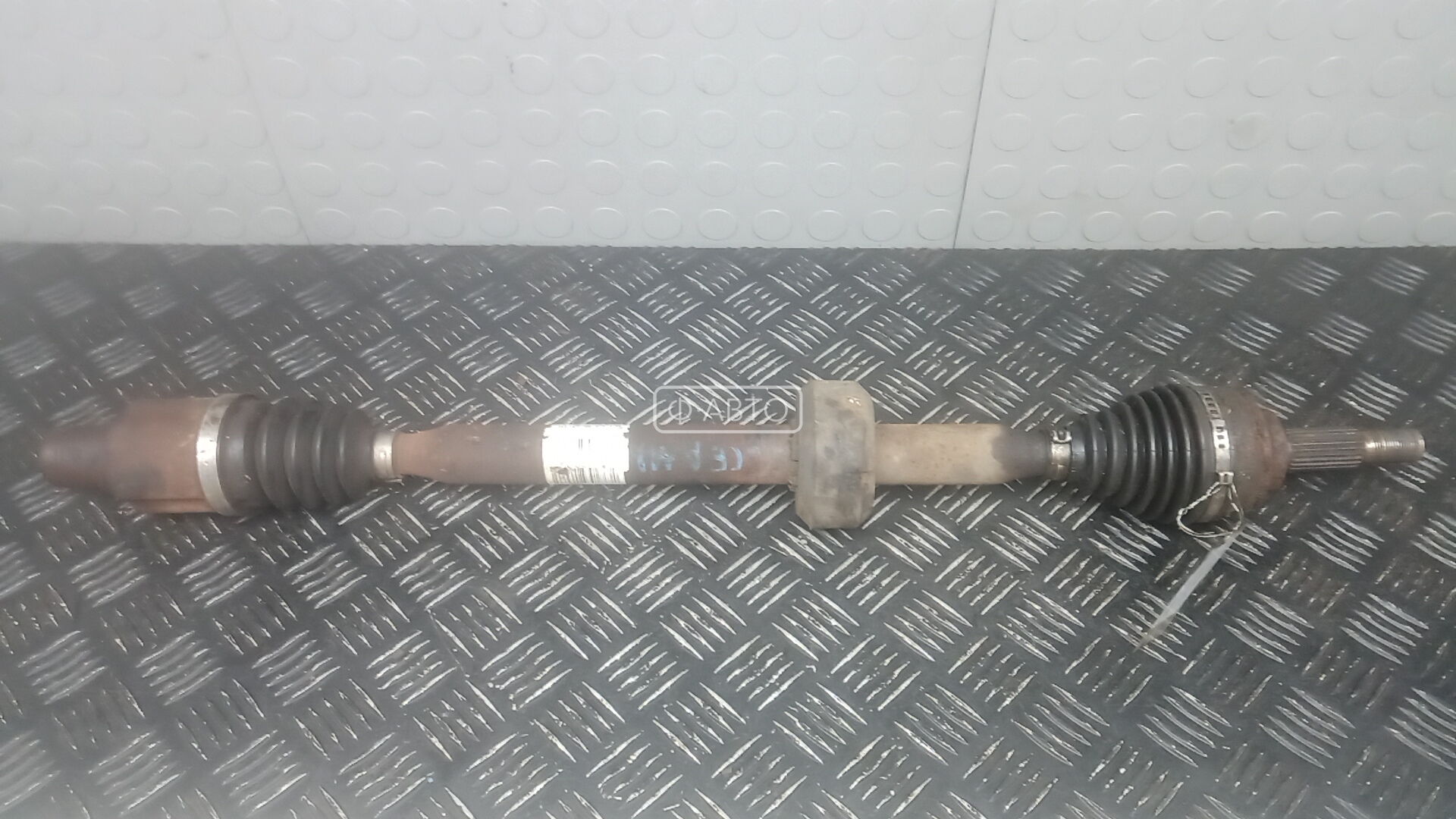 Привод передний правый