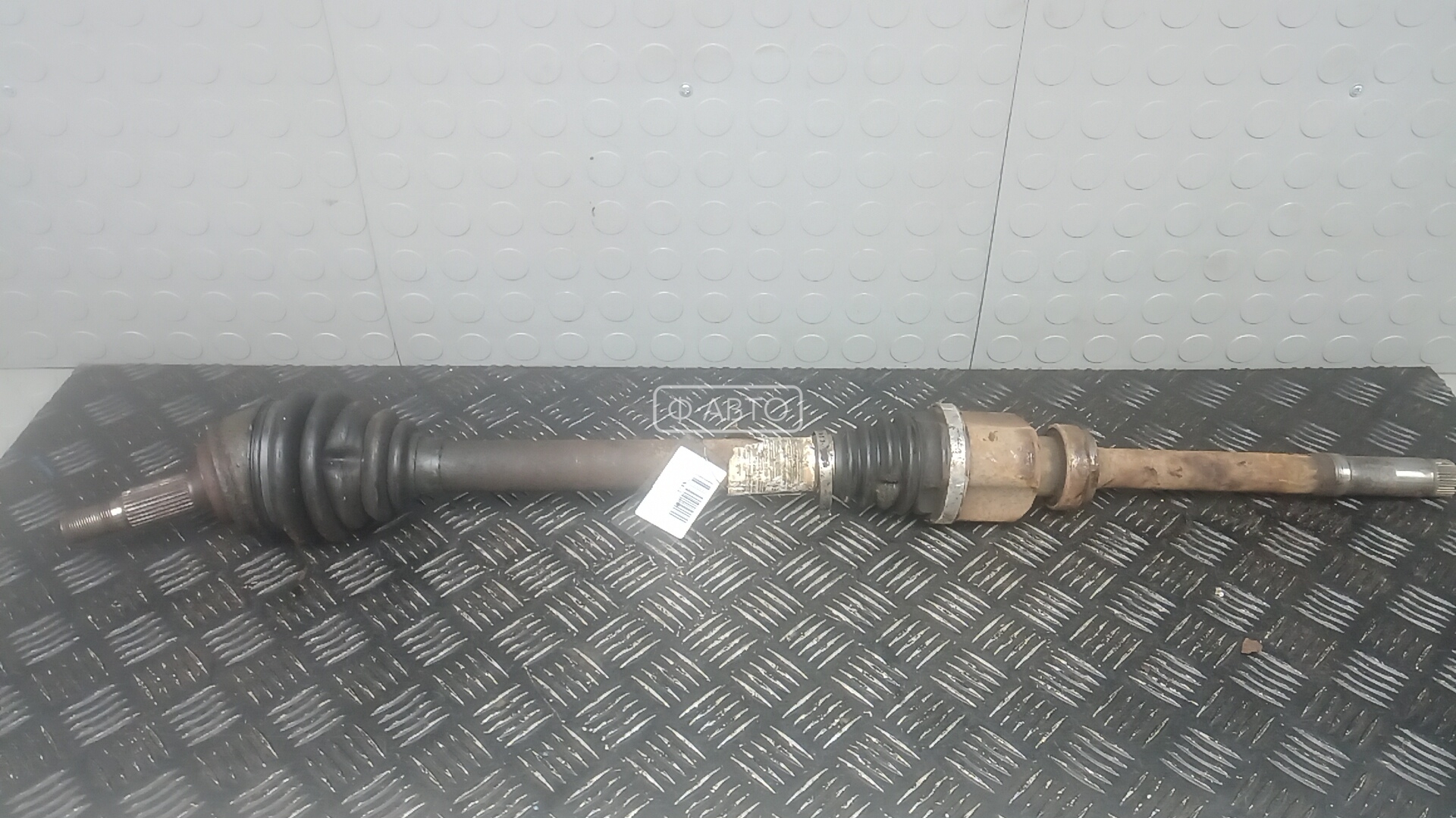 Привод передний правый