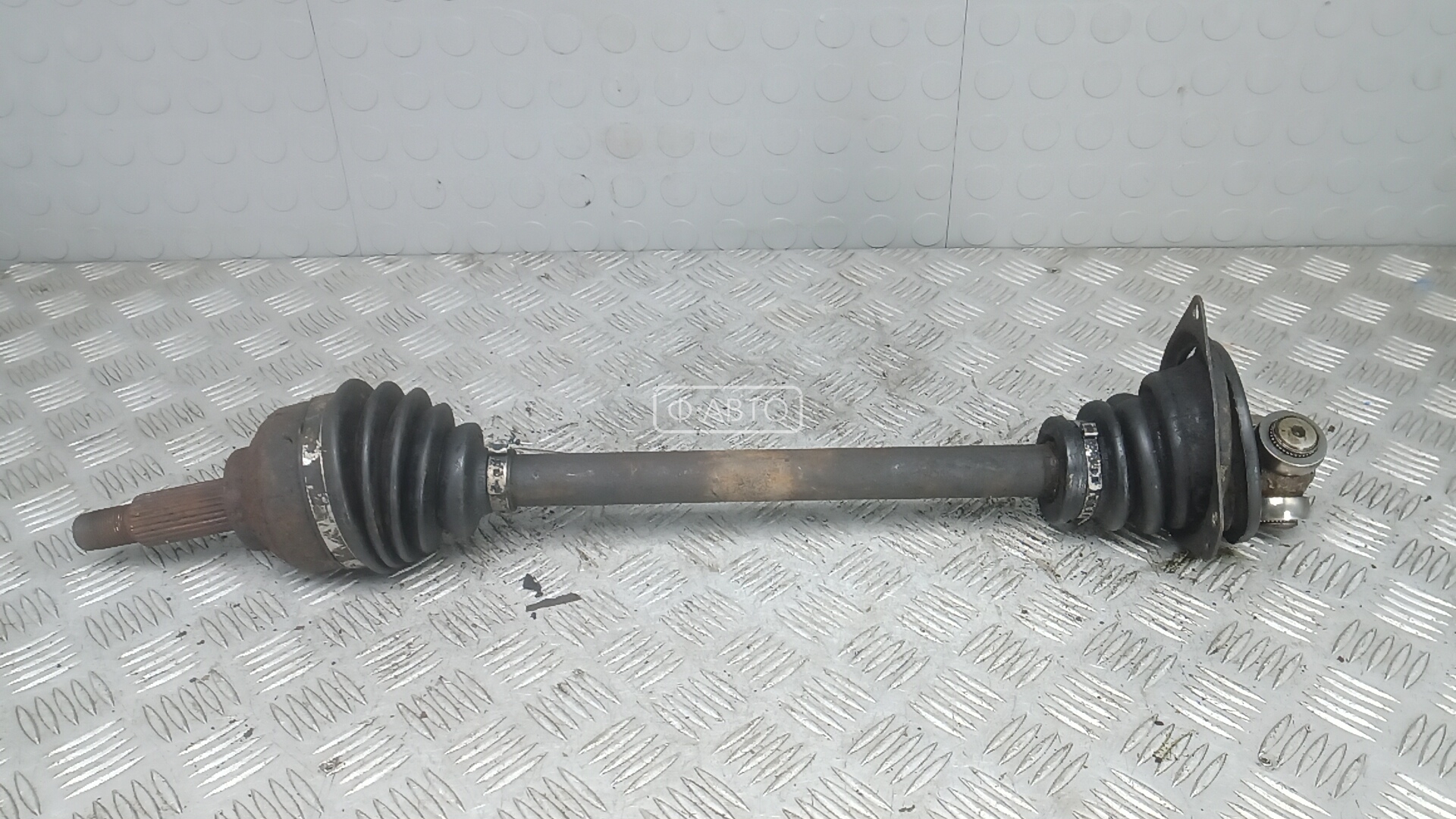 Привод передний левый