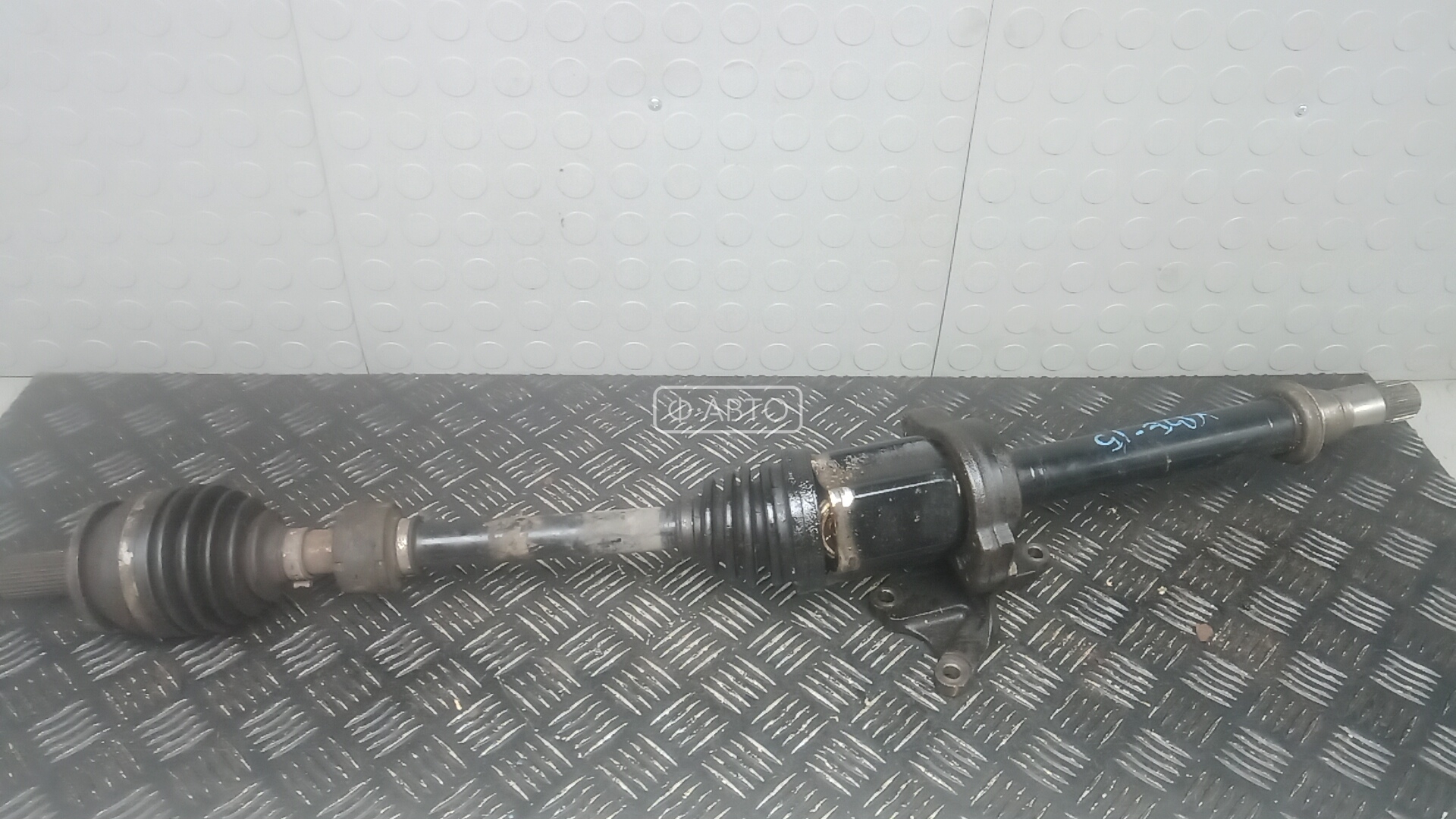 Привод передний правый