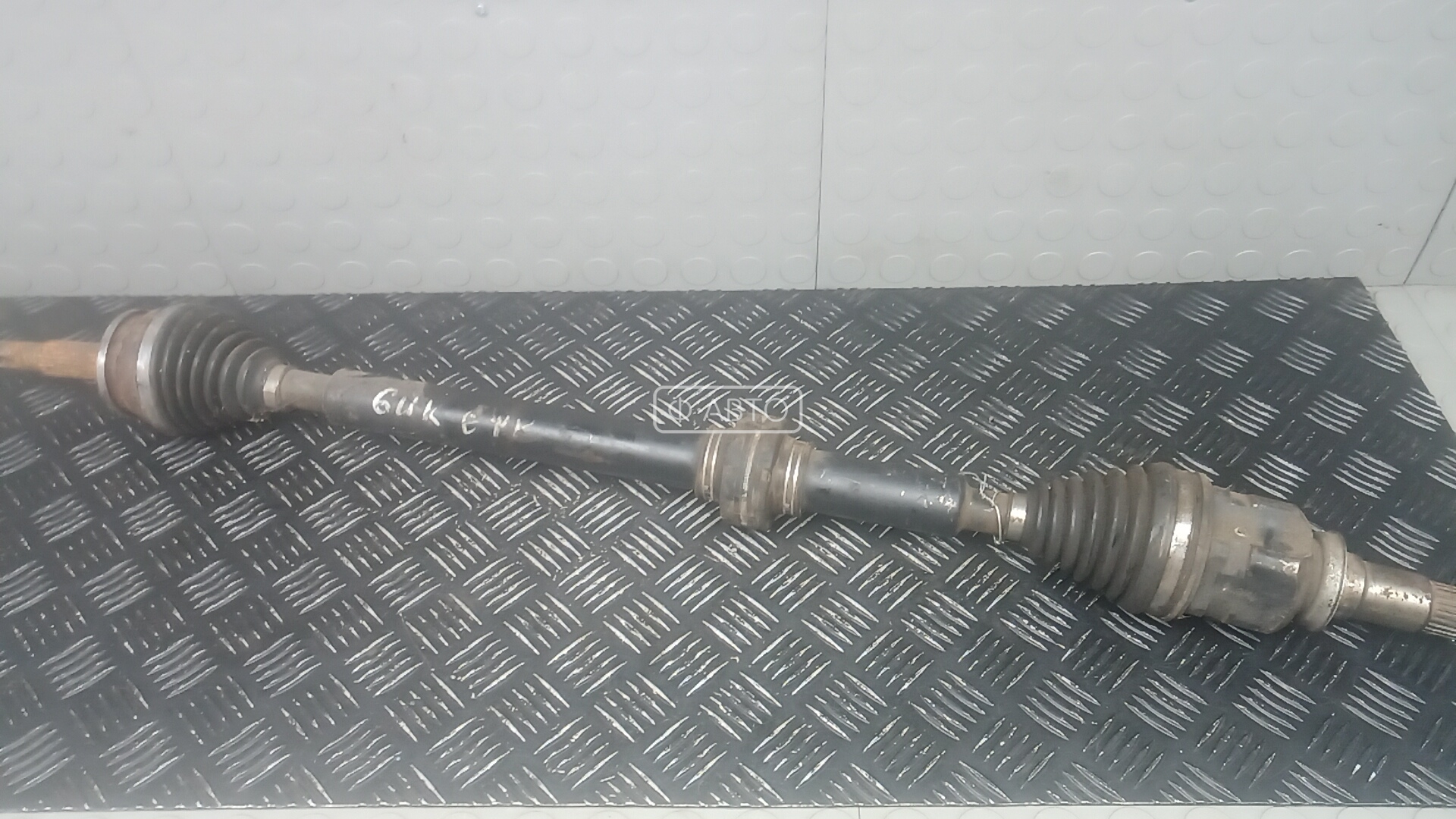 Привод передний правый