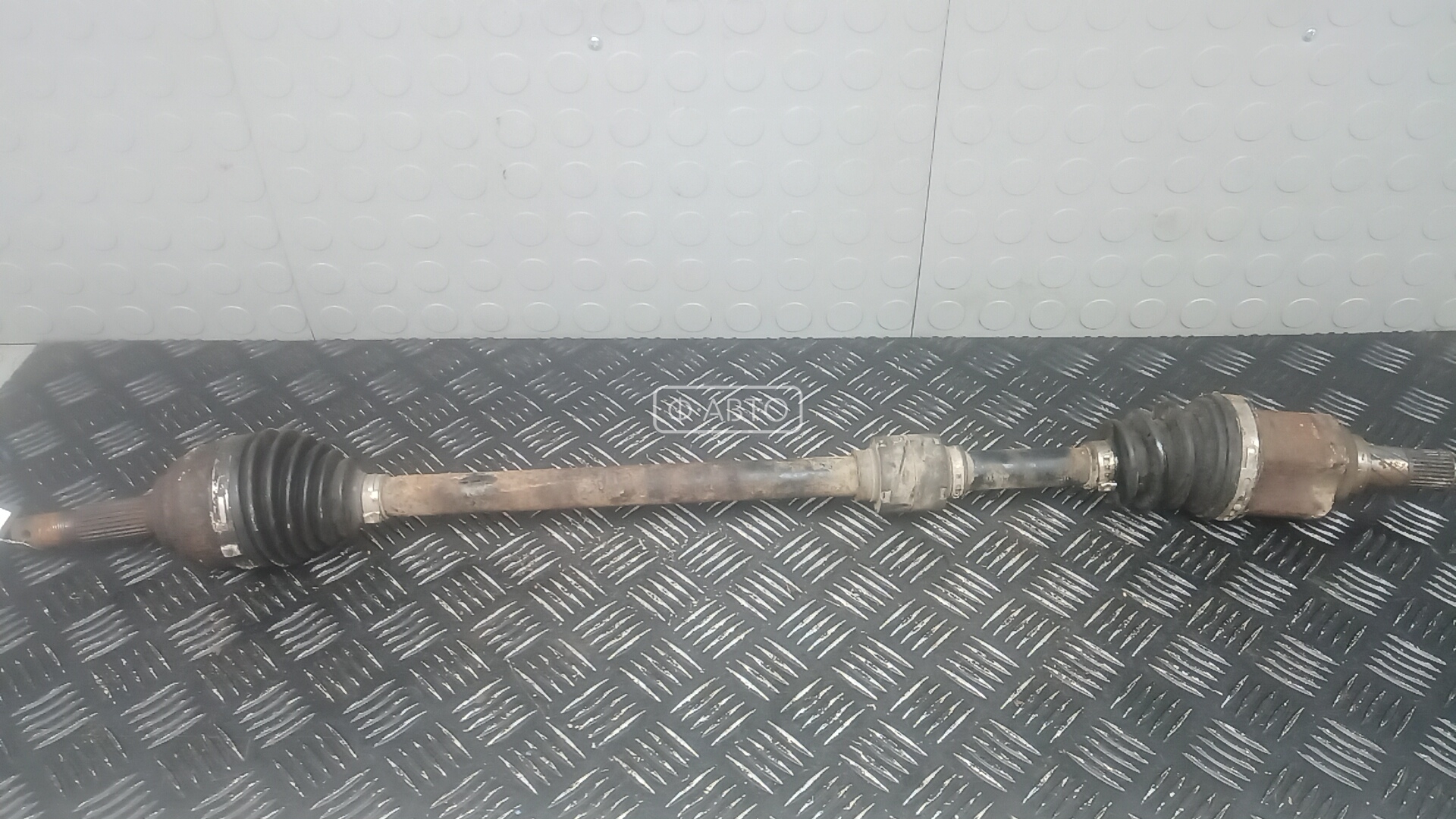 Привод передний правый