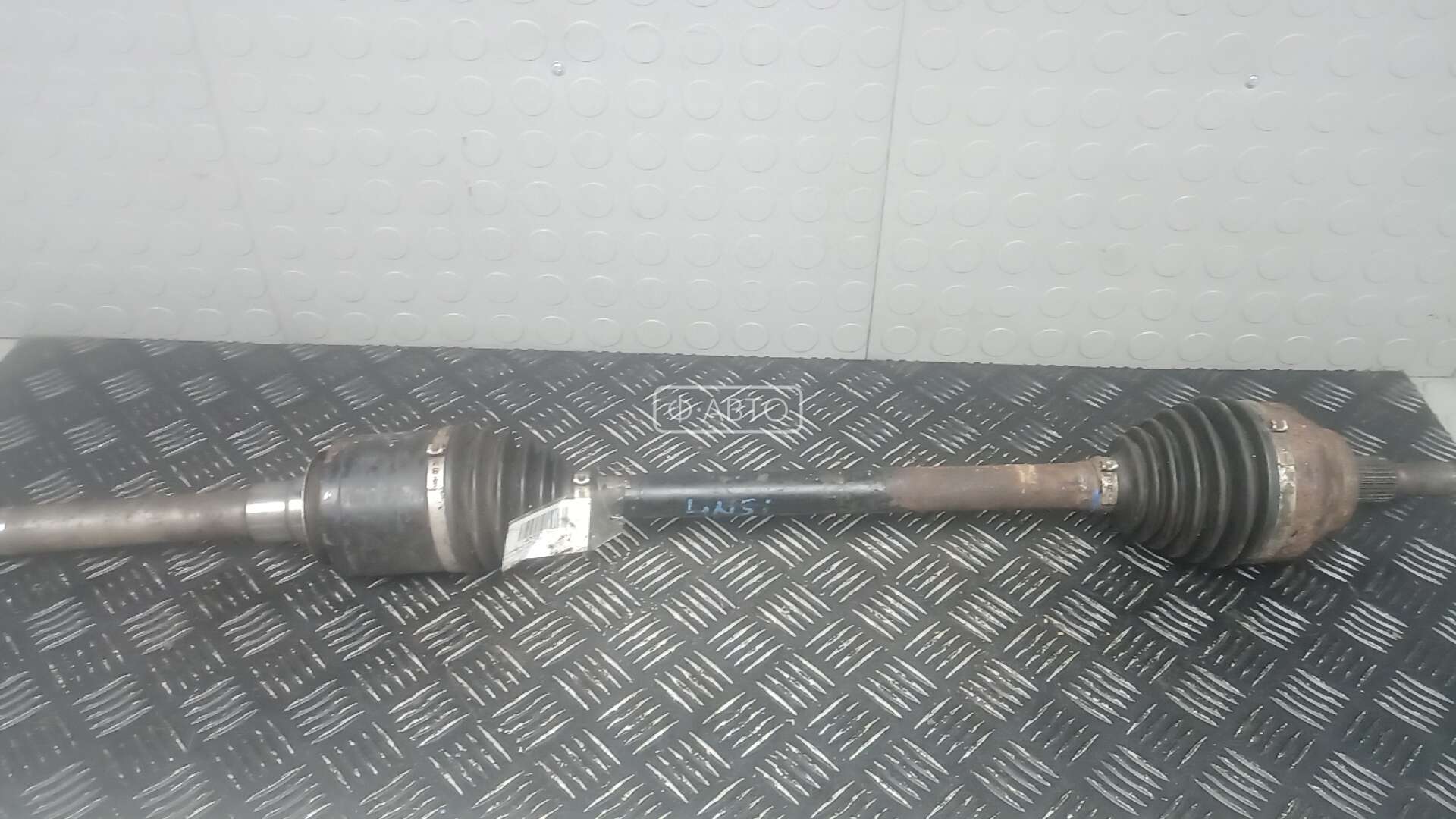 Привод передний правый