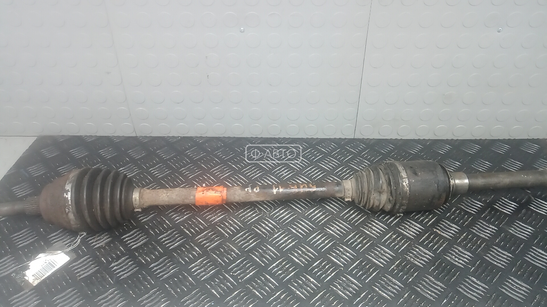 Привод передний правый