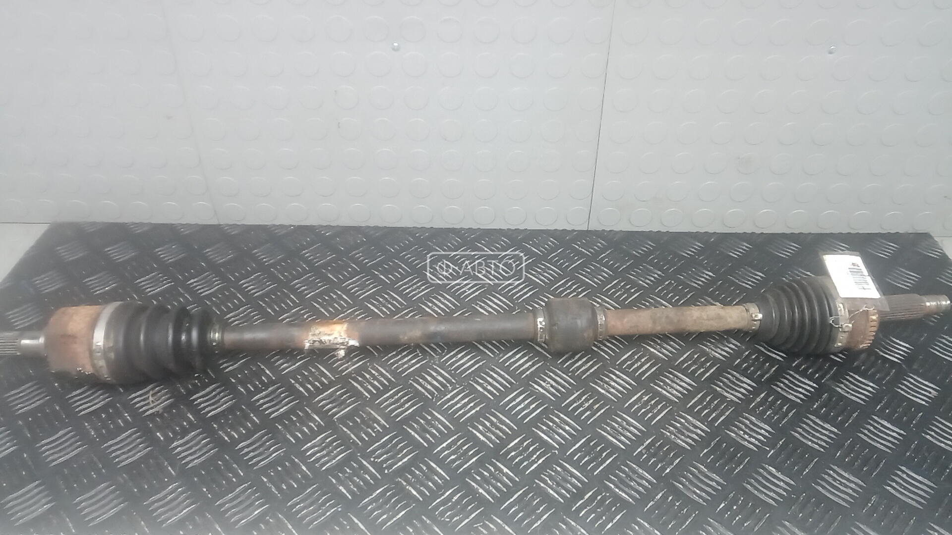 Привод передний правый