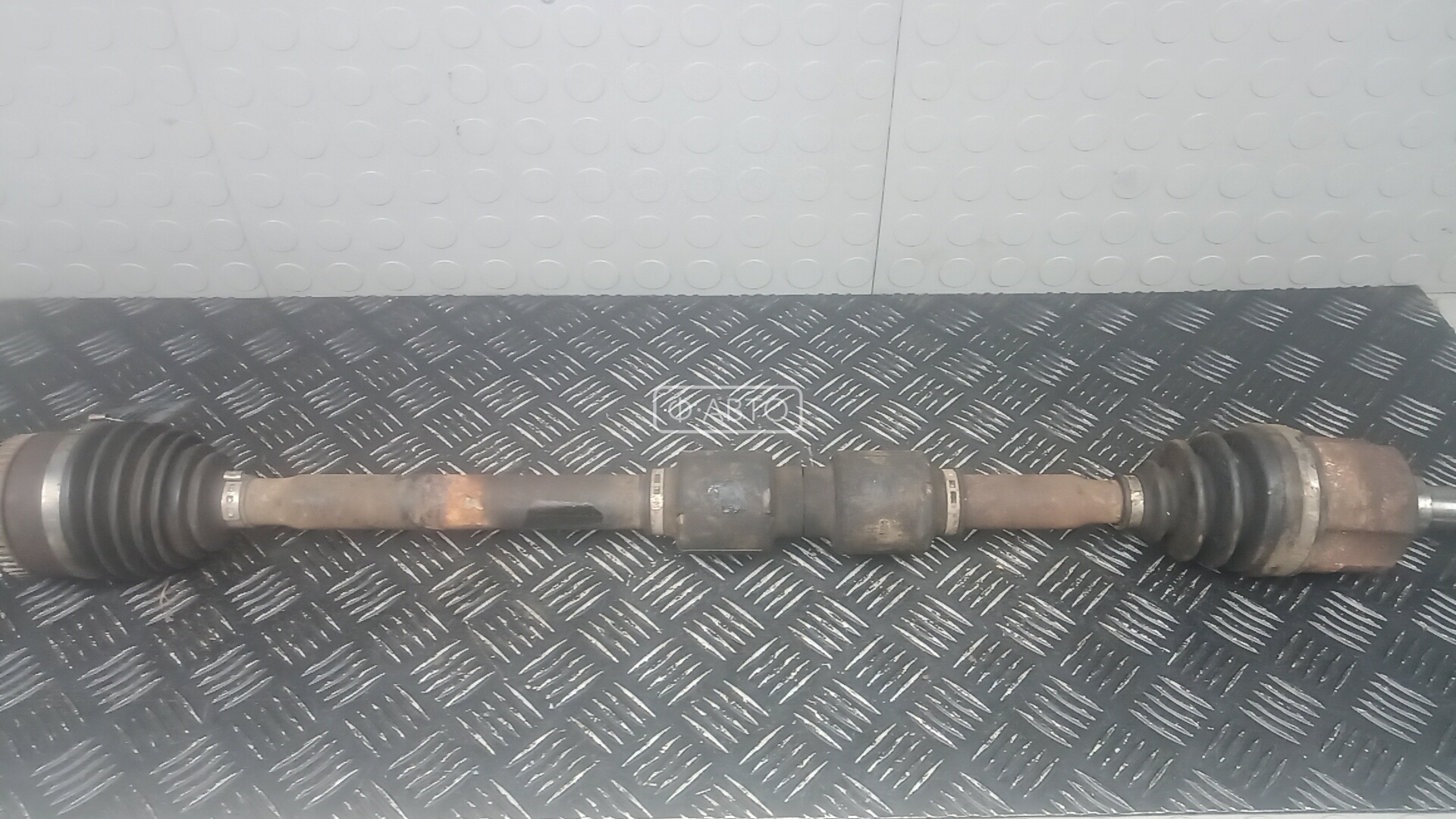 Привод передний правый