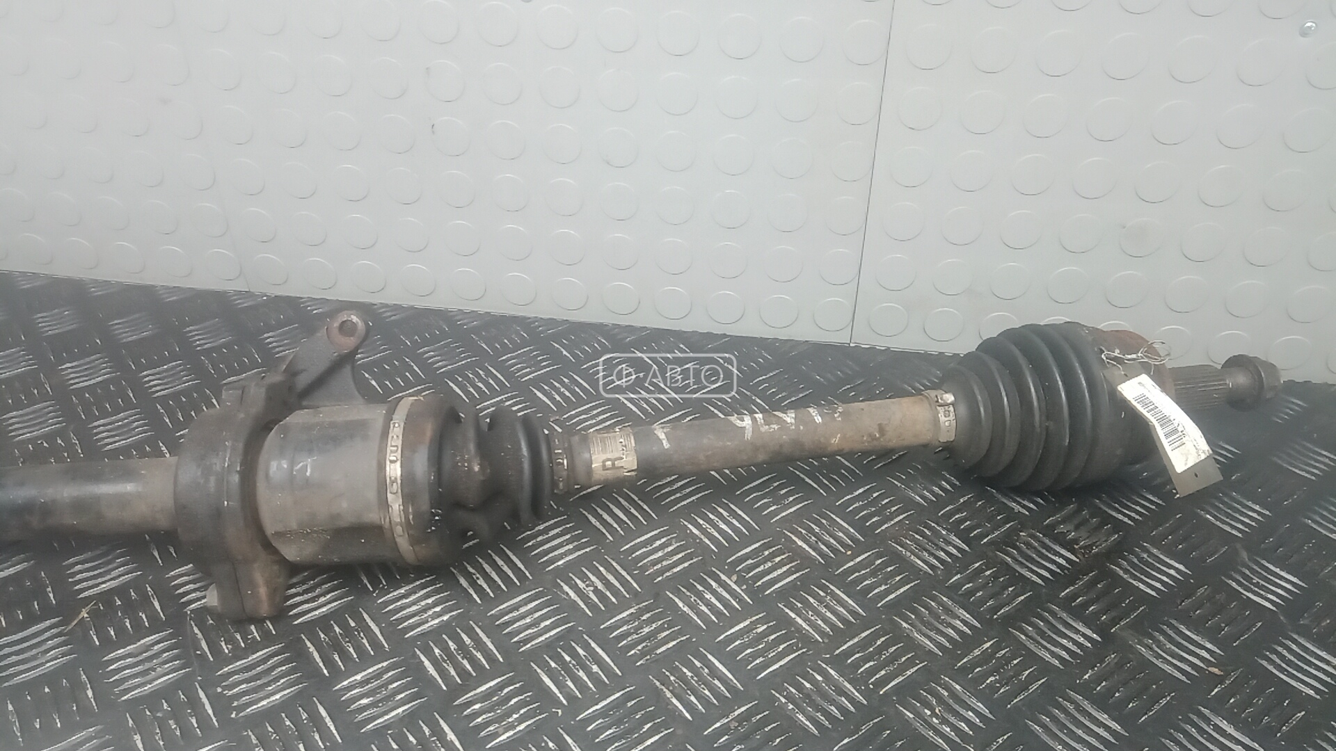 Привод передний правый