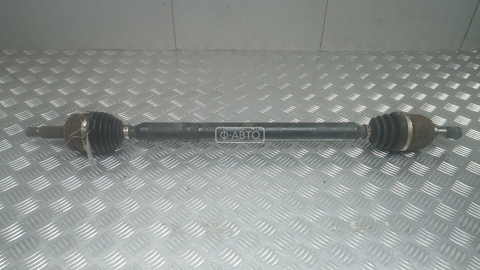 Привод передний правый