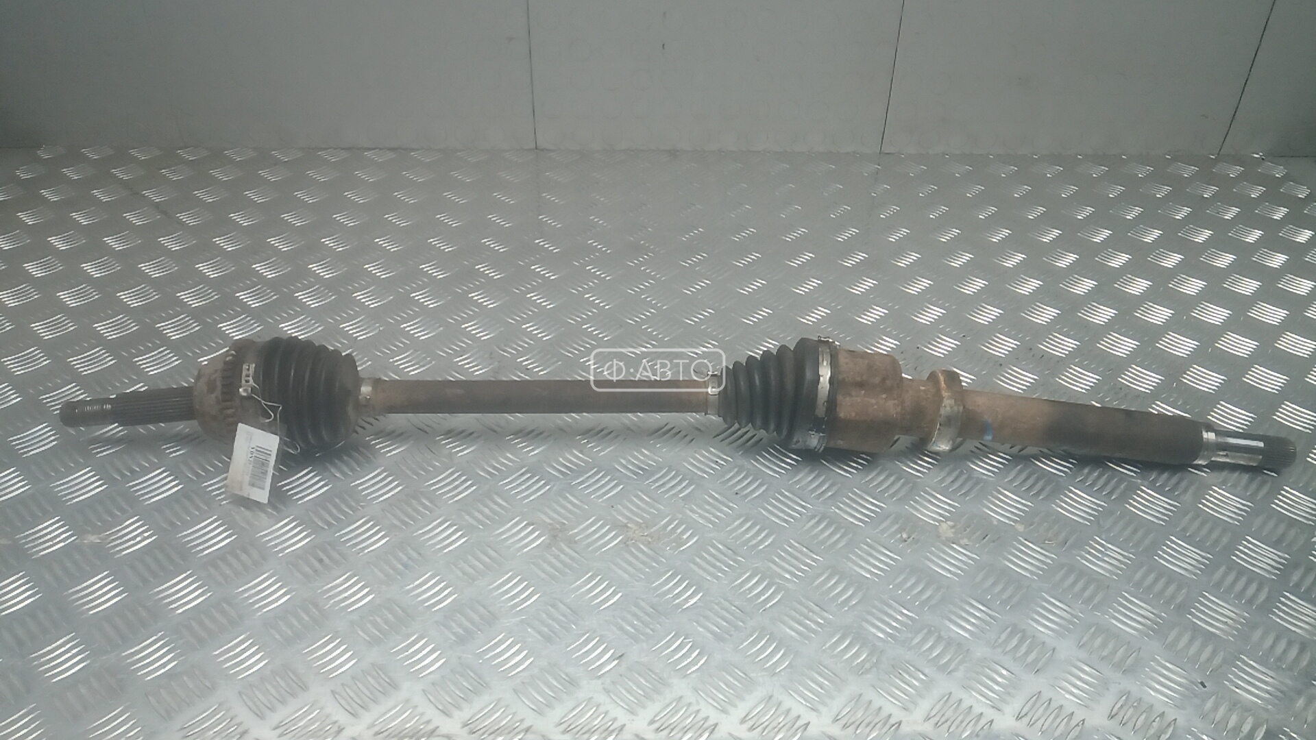 Привод передний правый