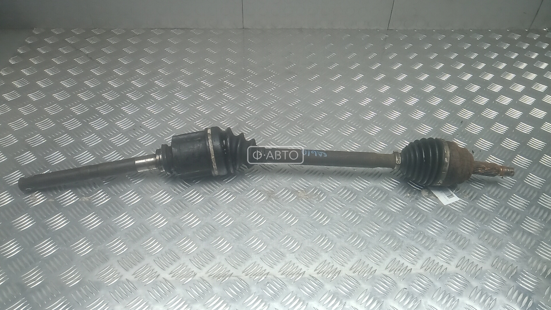 Привод передний правый