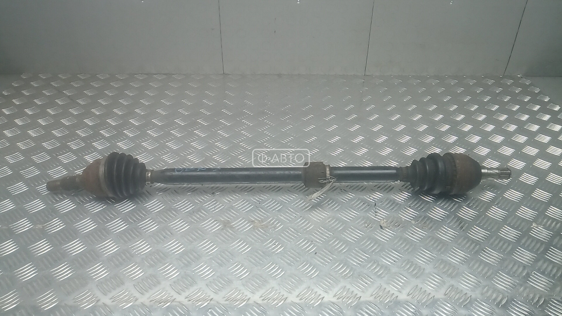 Привод передний правый