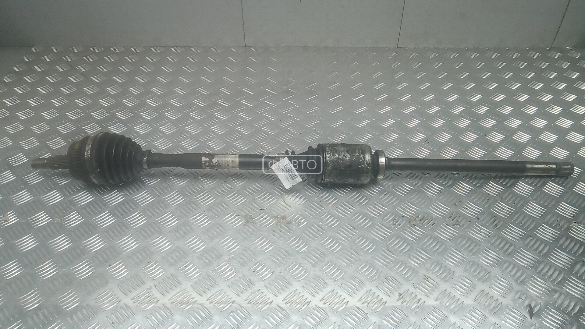 Привод передний правый