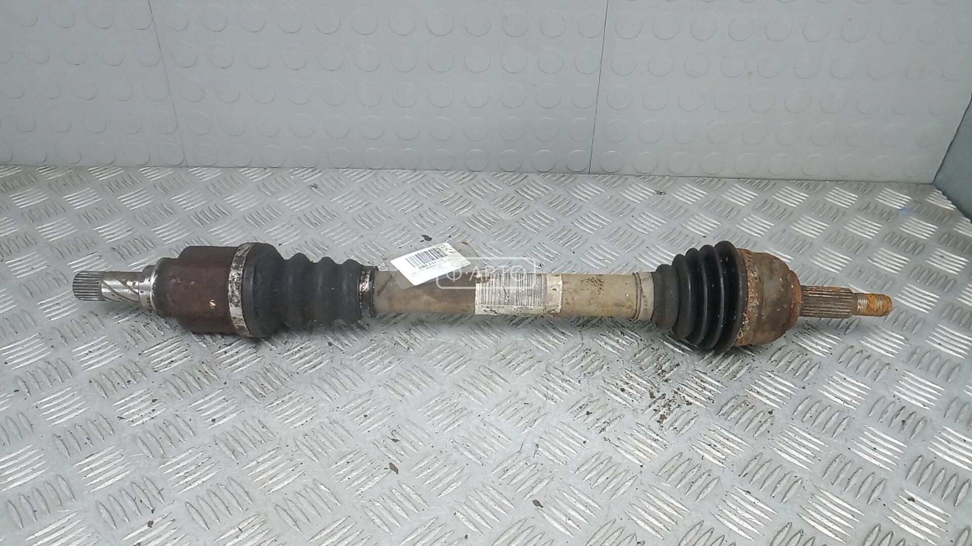 Привод передний левый