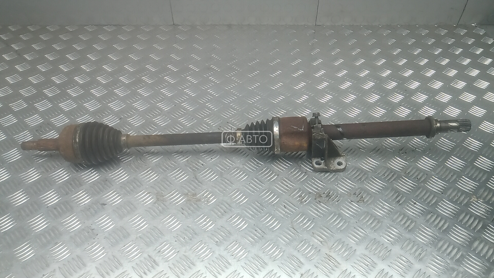 Привод передний правый