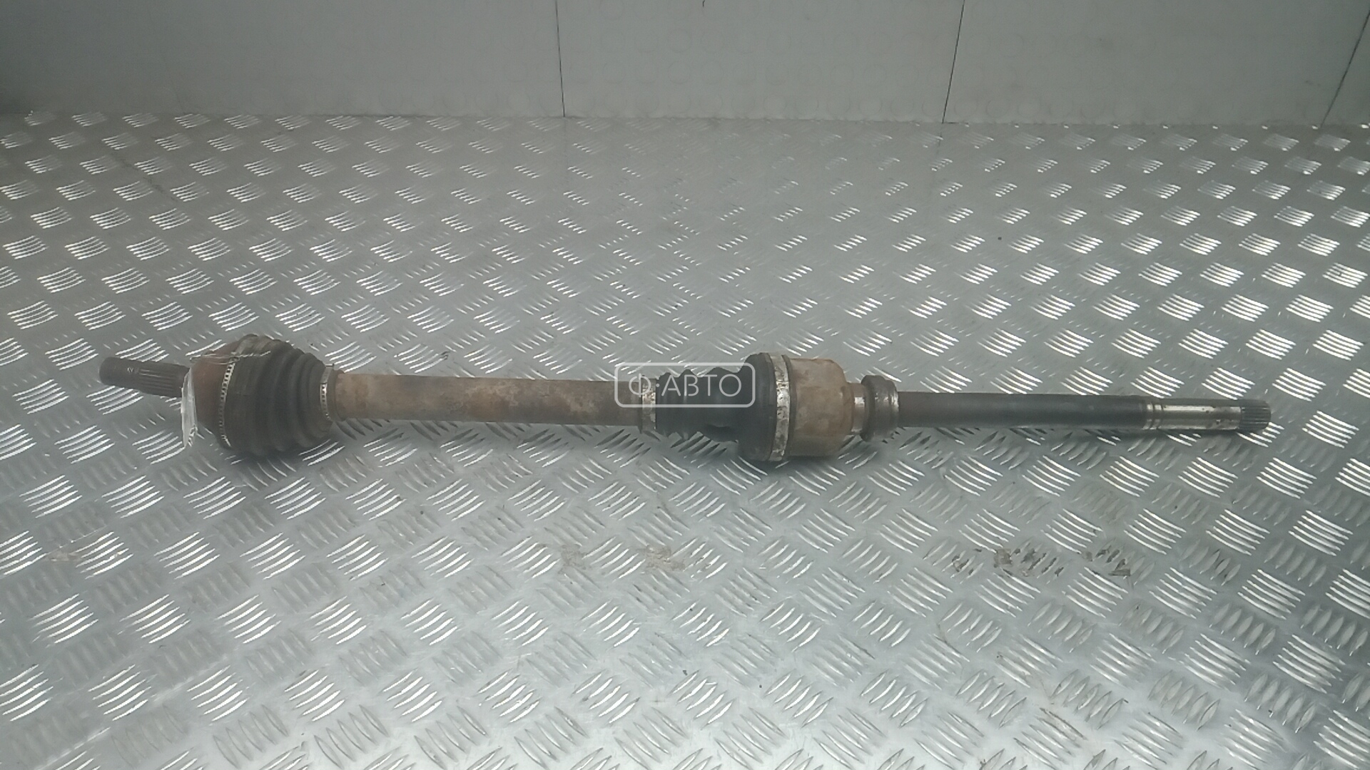 Привод передний правый