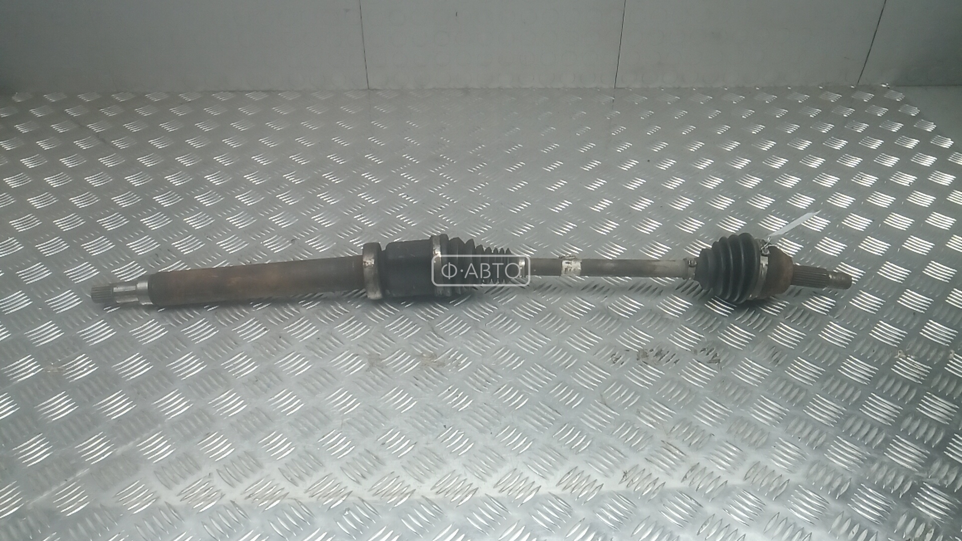 Привод передний правый