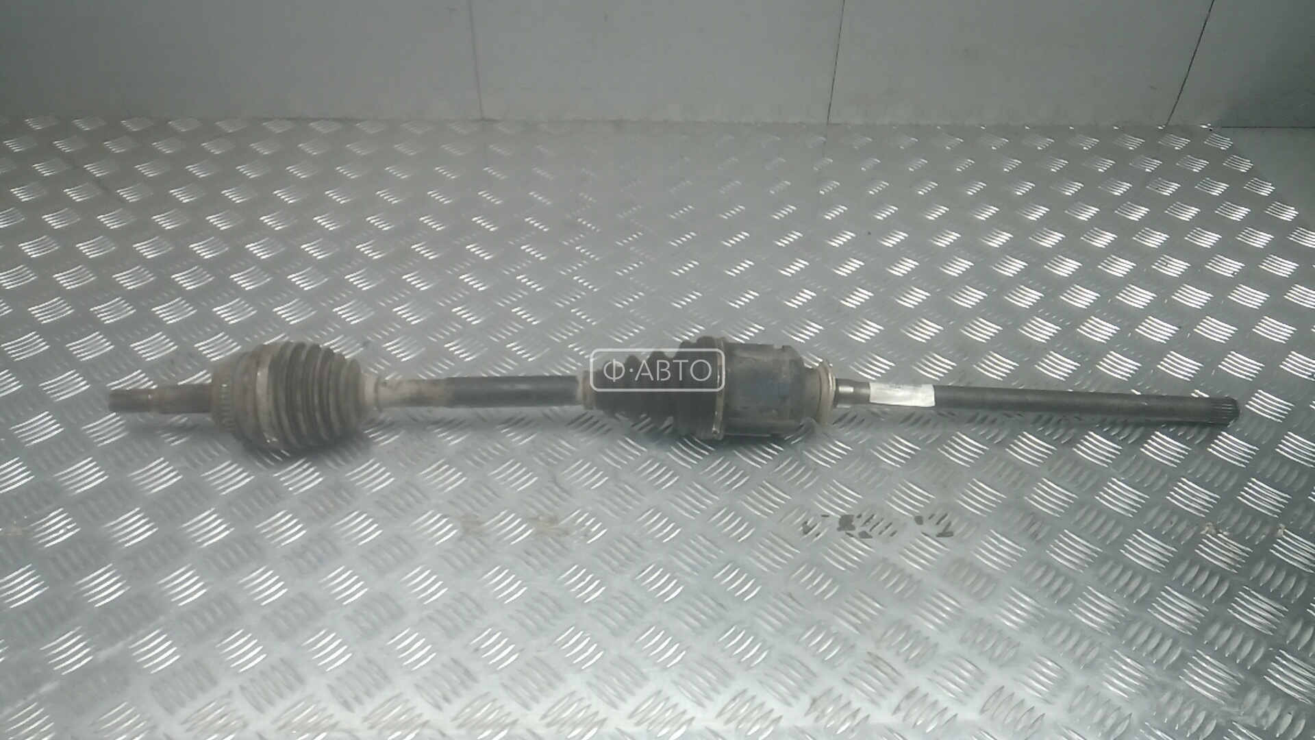 Привод передний правый