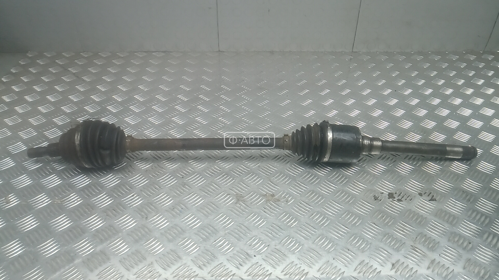 Привод передний правый