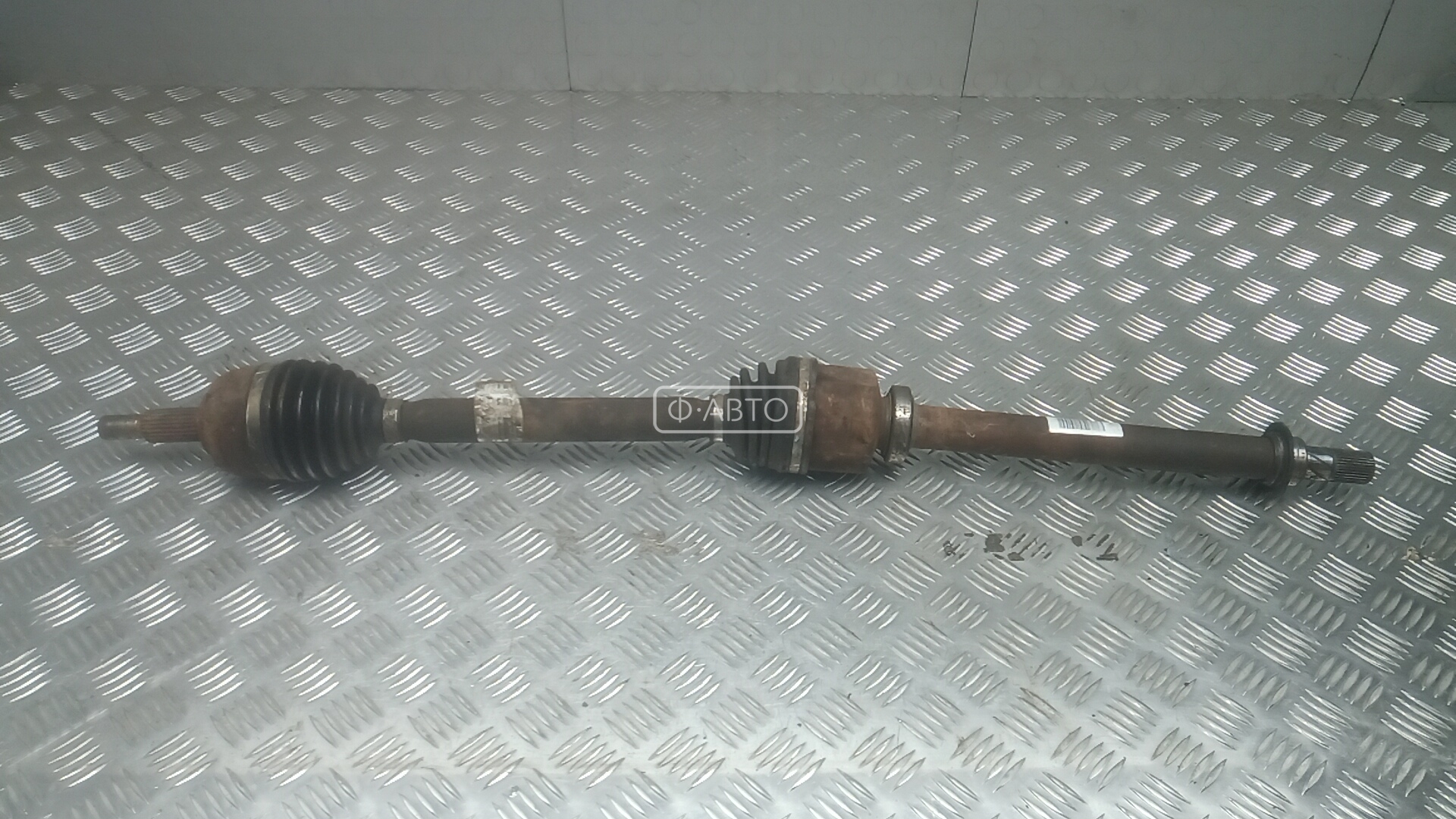 Привод передний правый