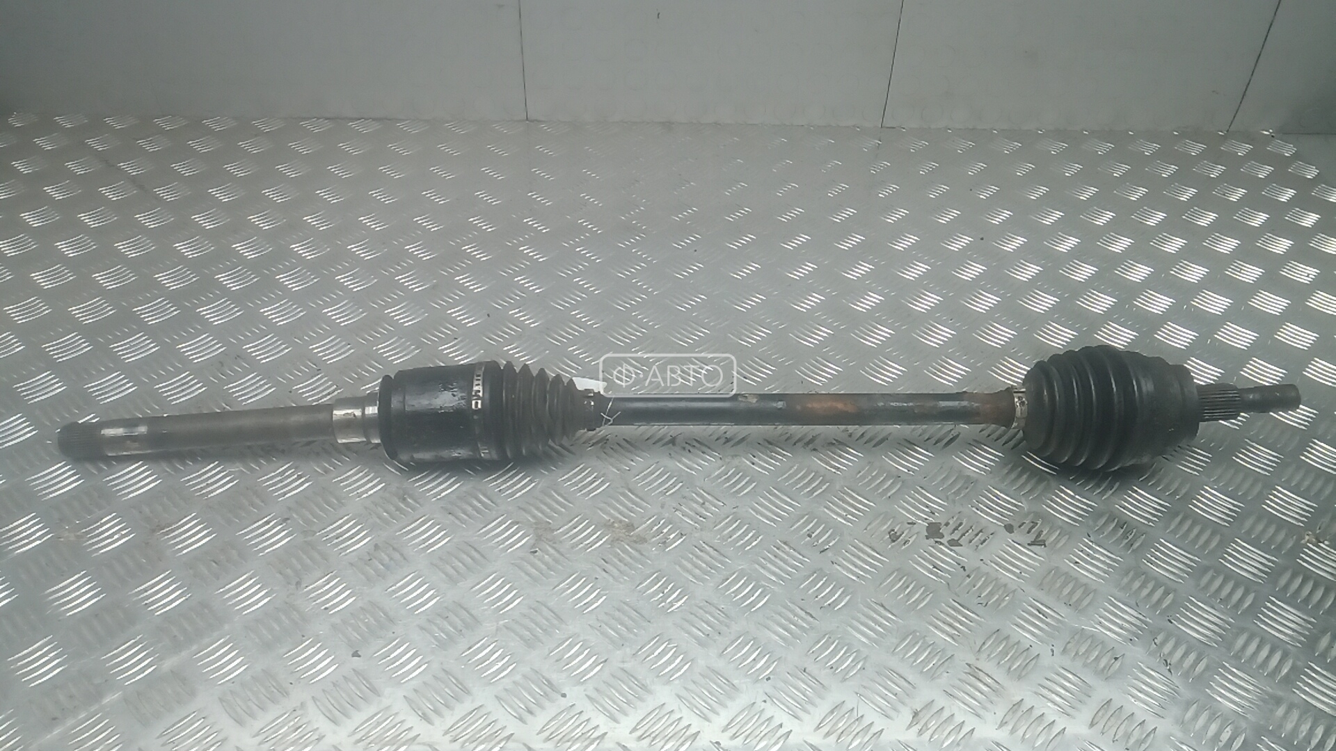 Привод передний правый